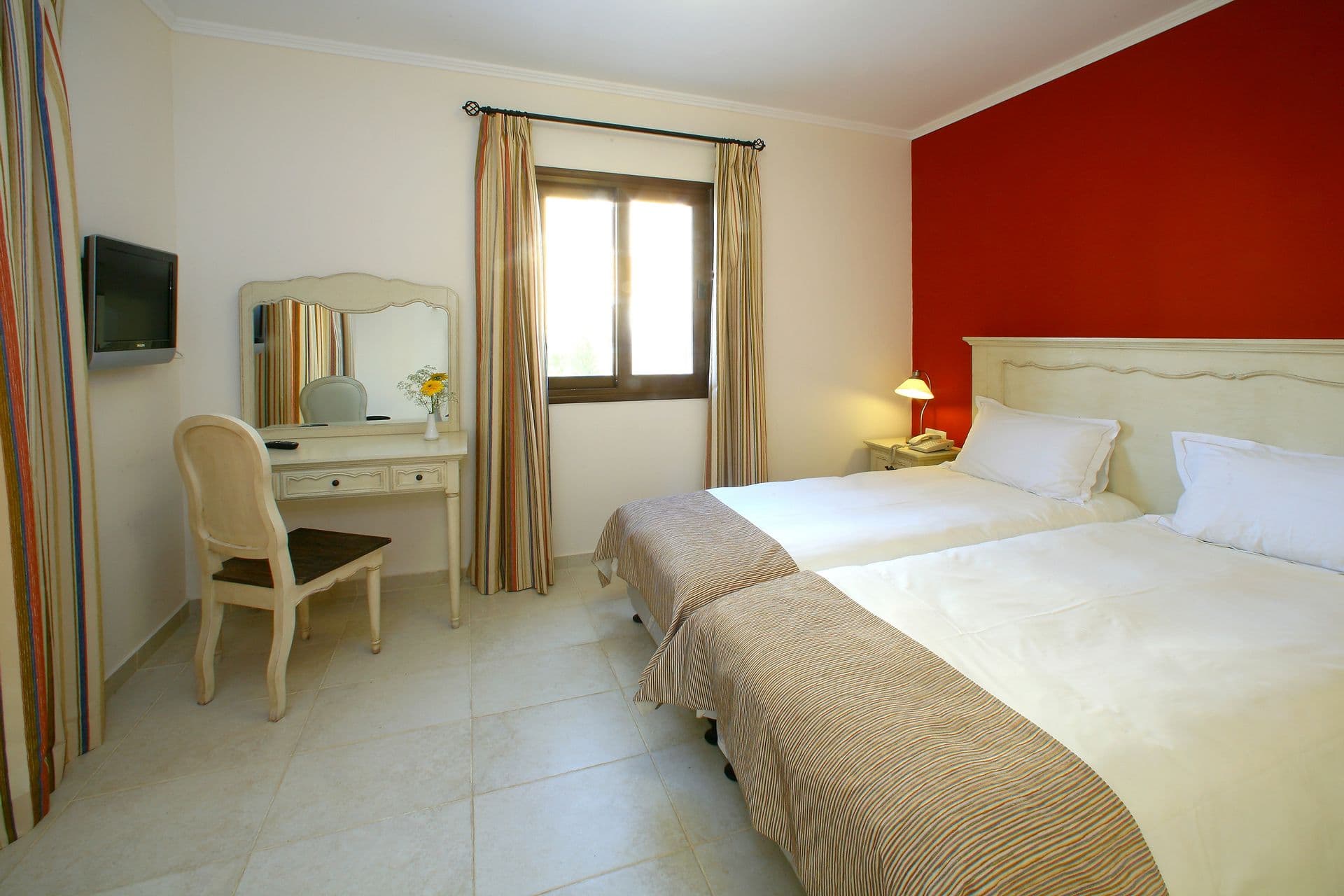 room-types-ALIATHONIO-1BFV-0.jpg