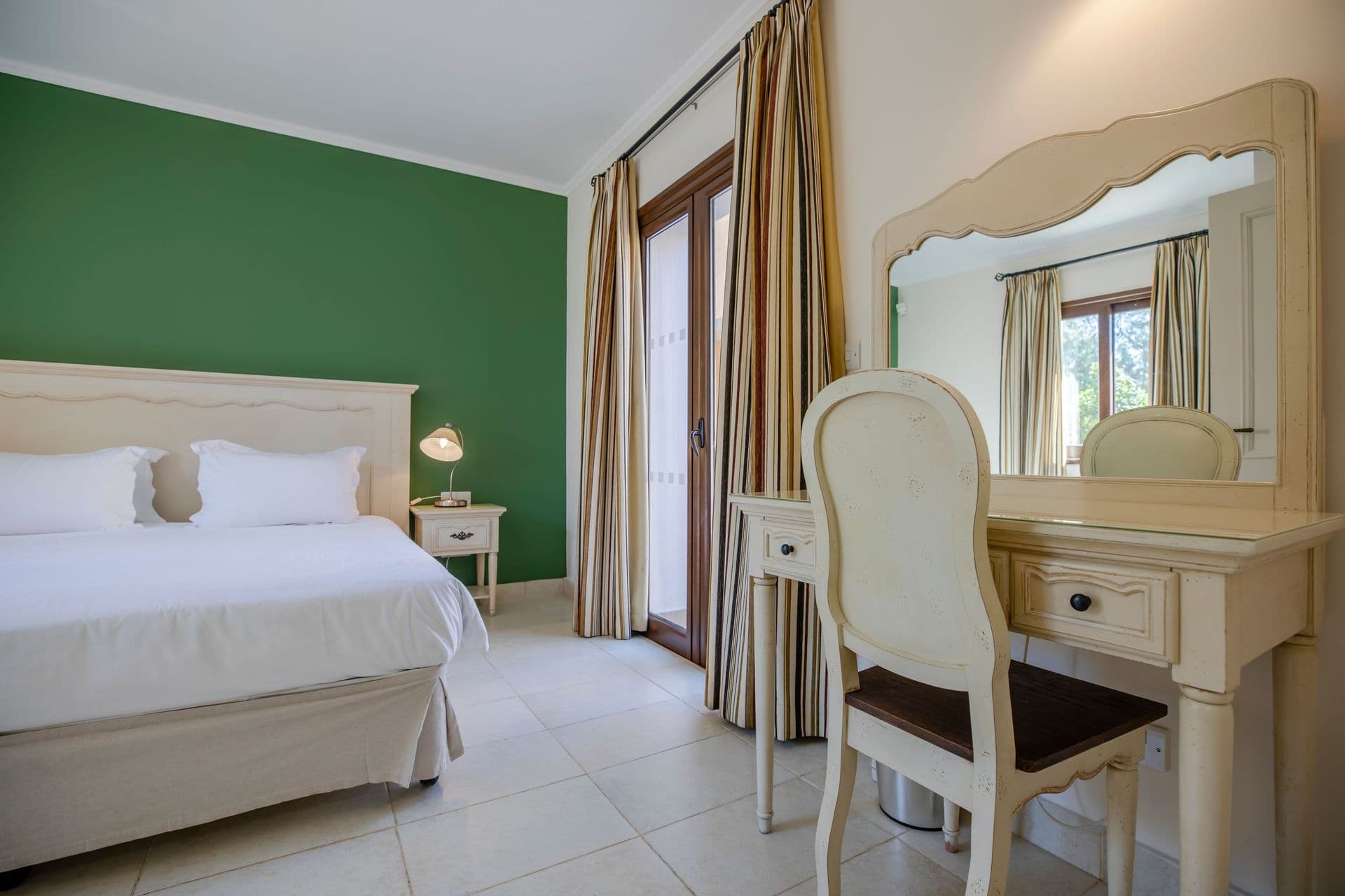 room-types-ALIATHONIO-KIDS-0.jpg
