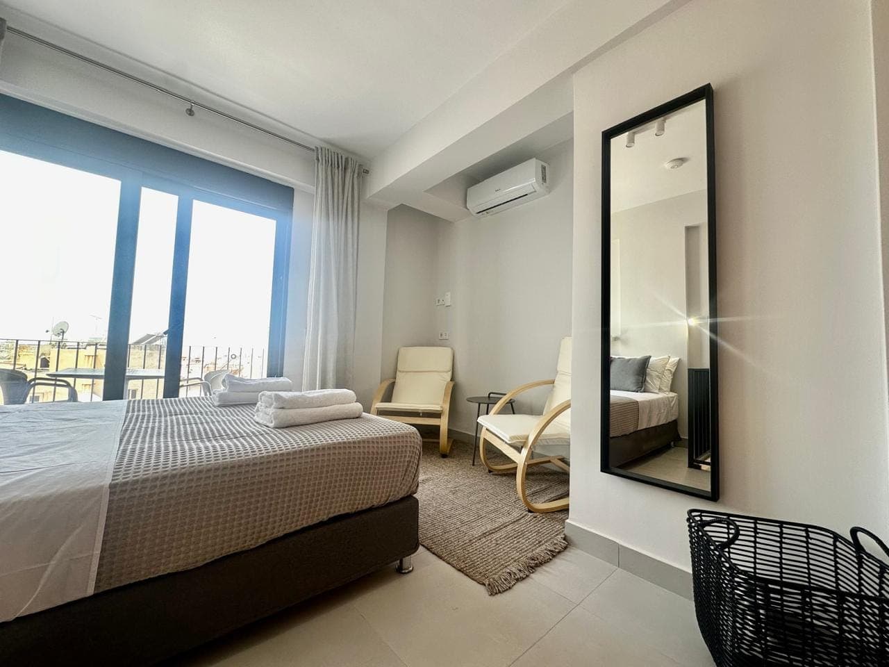 room-types-ALKIHOUSE-E1-0.jpg