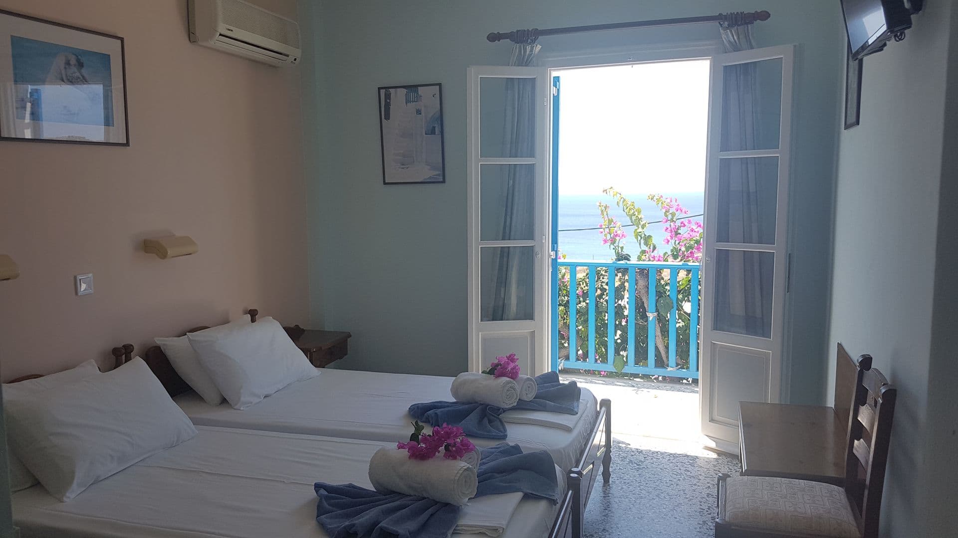 room-types-ALKYONSYRO-TWIN-0.jpg
