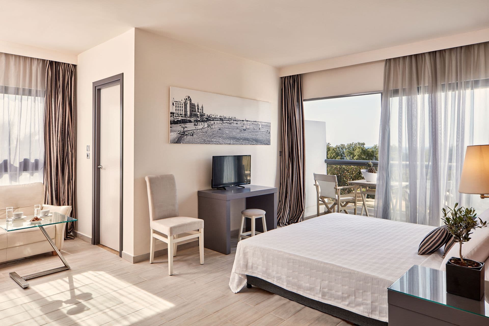 room-types-ALLSOCEAN-SUITE-0.jpg