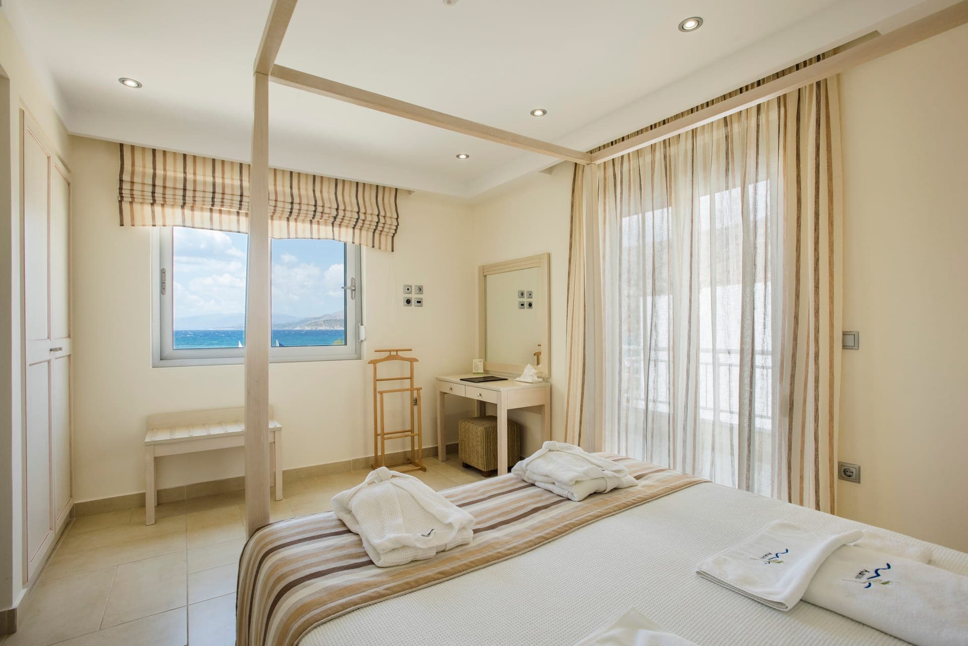 room-types-ALMIRIKI-MASTIC-0.jpg
