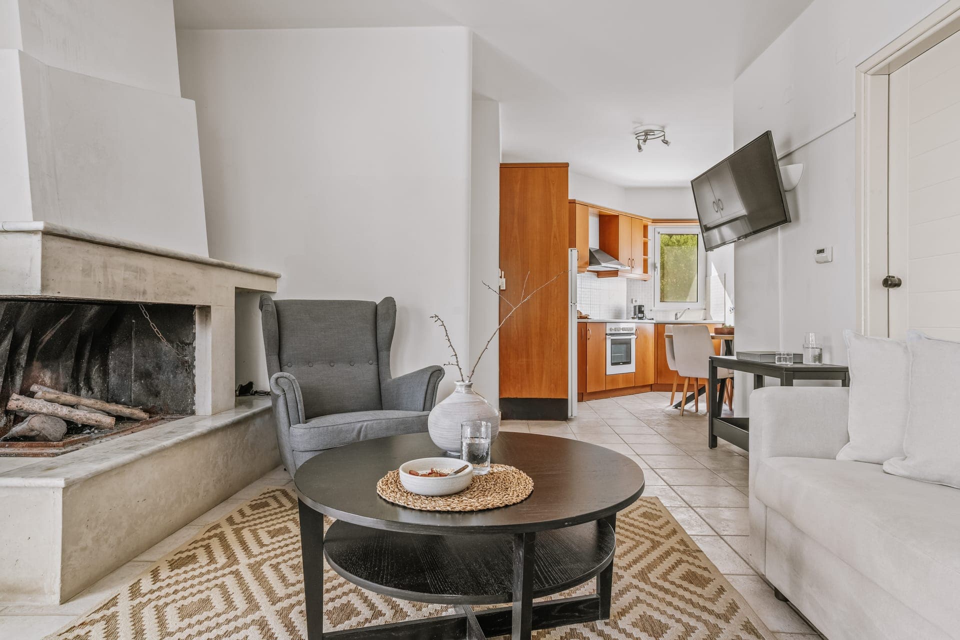 Living Room with fireplace