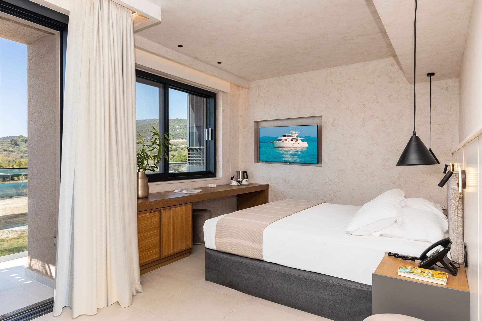 room-types-ALMYRALUXU-DBLSDV-0.jpg
