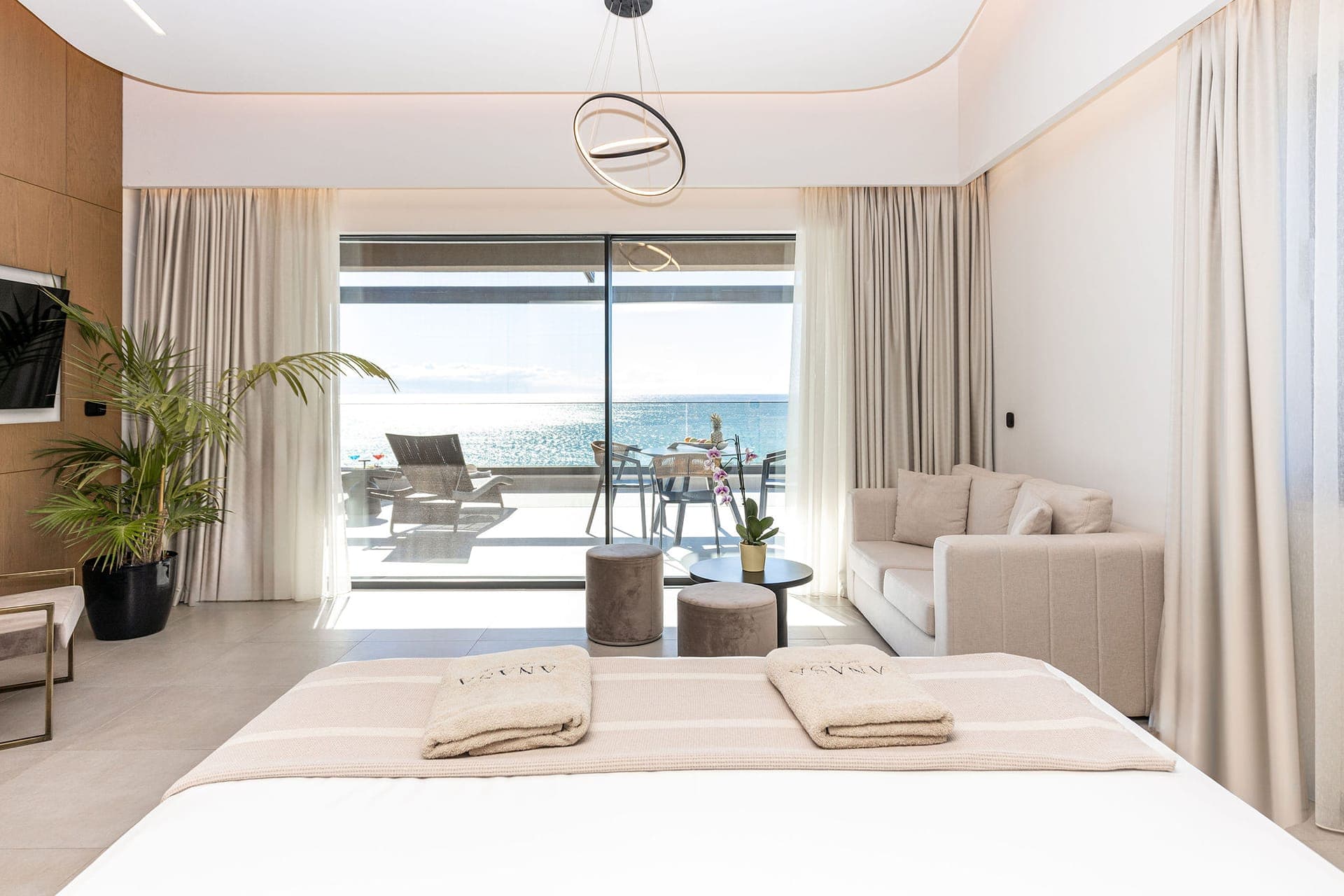 room-types-ALMYRALUXU-MASTSU-0.jpg
