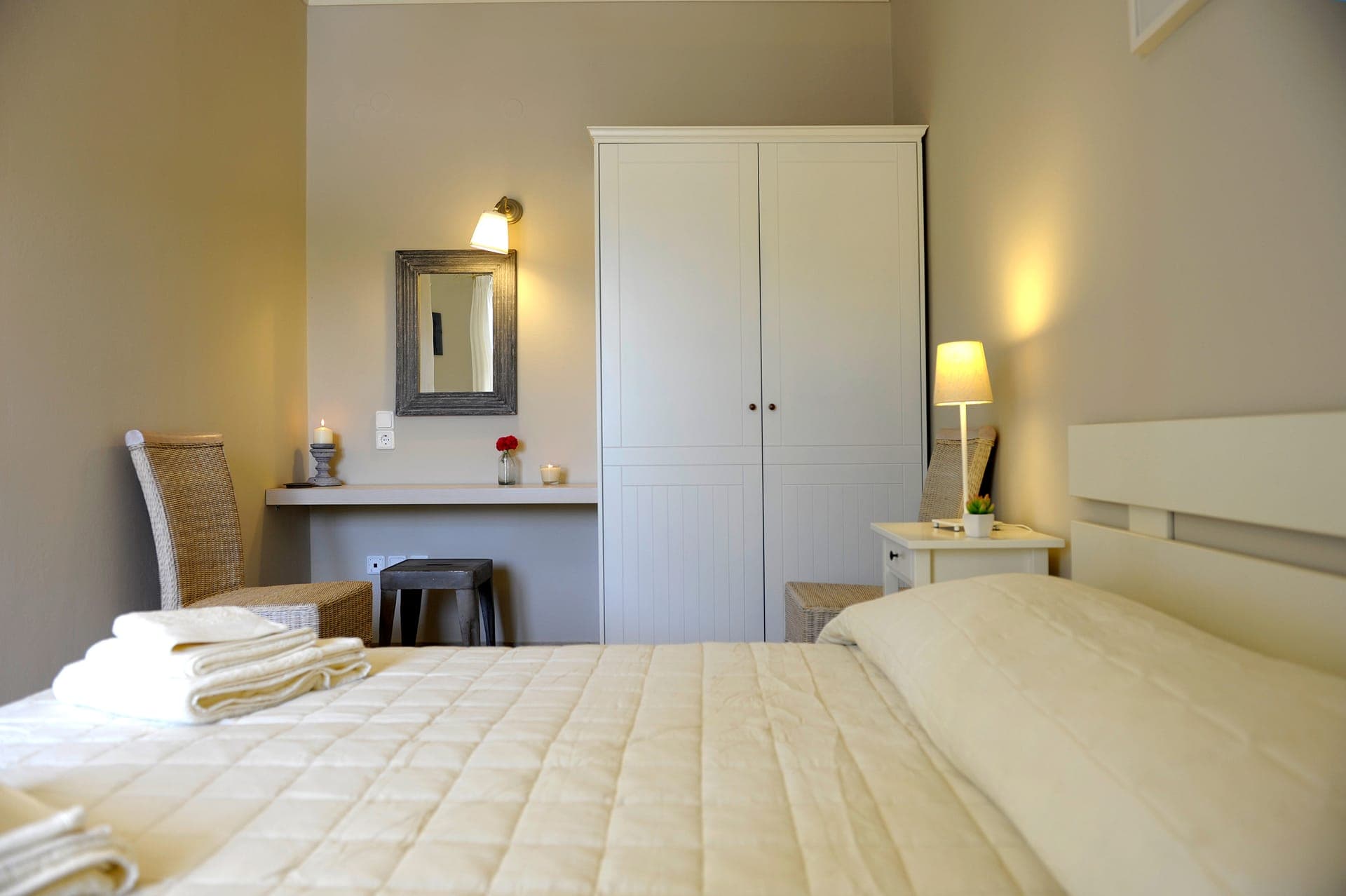 room-types-ALMYRIS-GGVV34-0.jpg