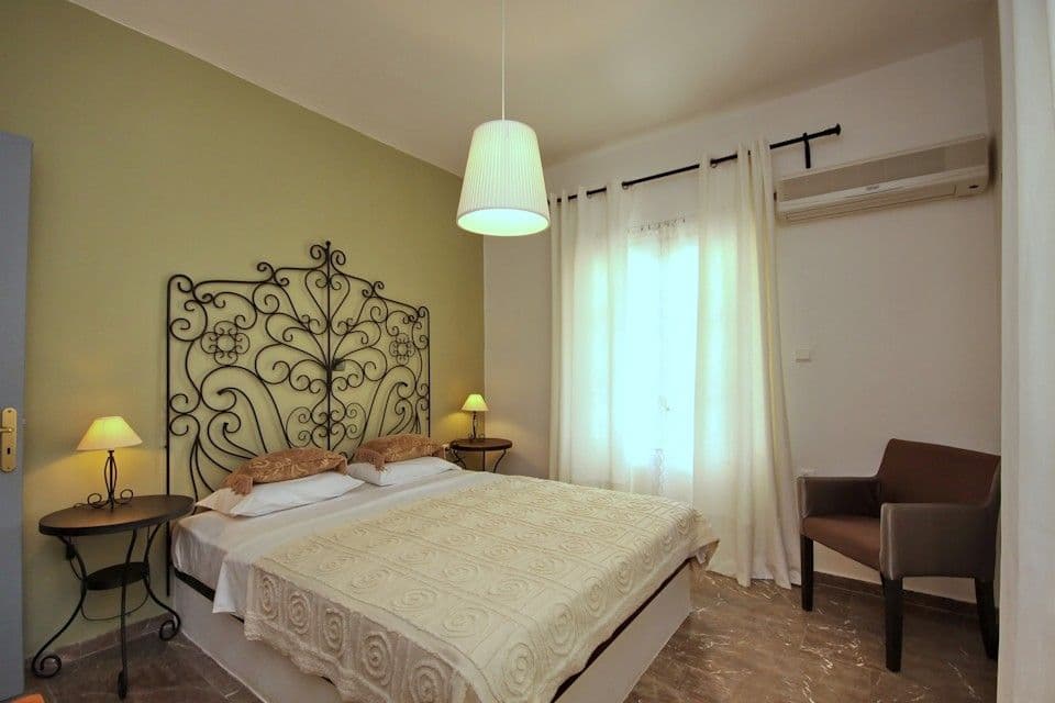 room-types-ALOELUXURY-DLXCA-0.jpg