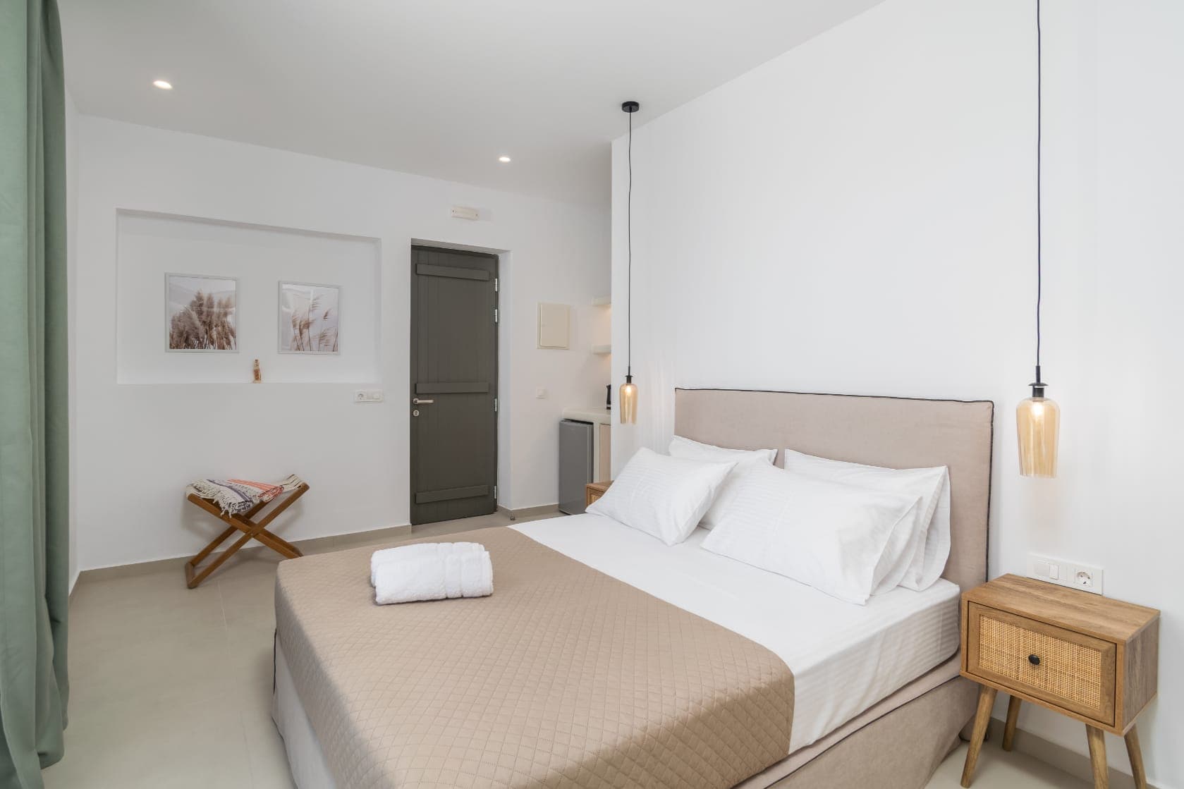 room-types-ALONISUIT-DSUITE-0.jpg
