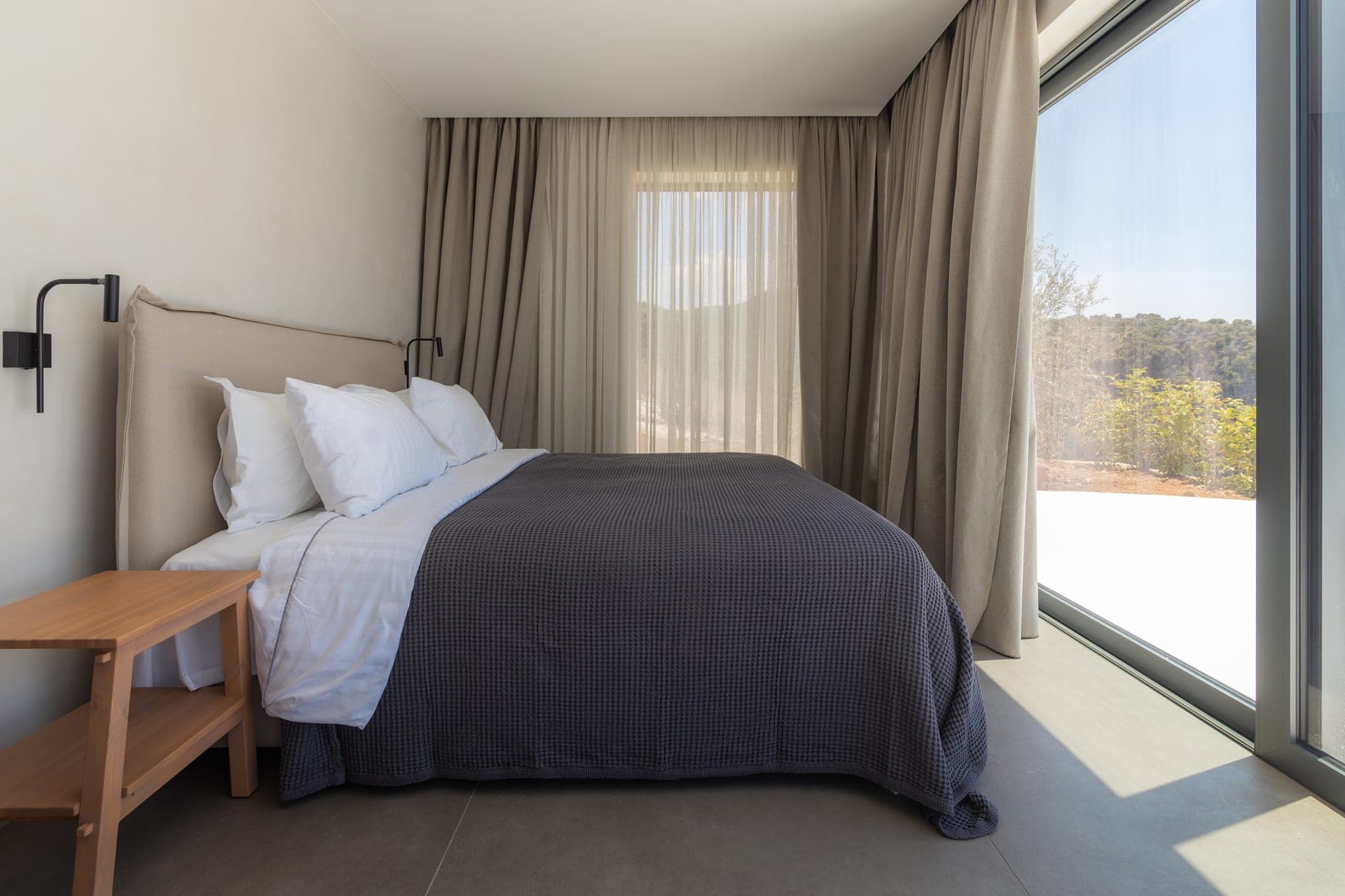 room-types-ALONSEVOU-2BEDPP-0.jpg