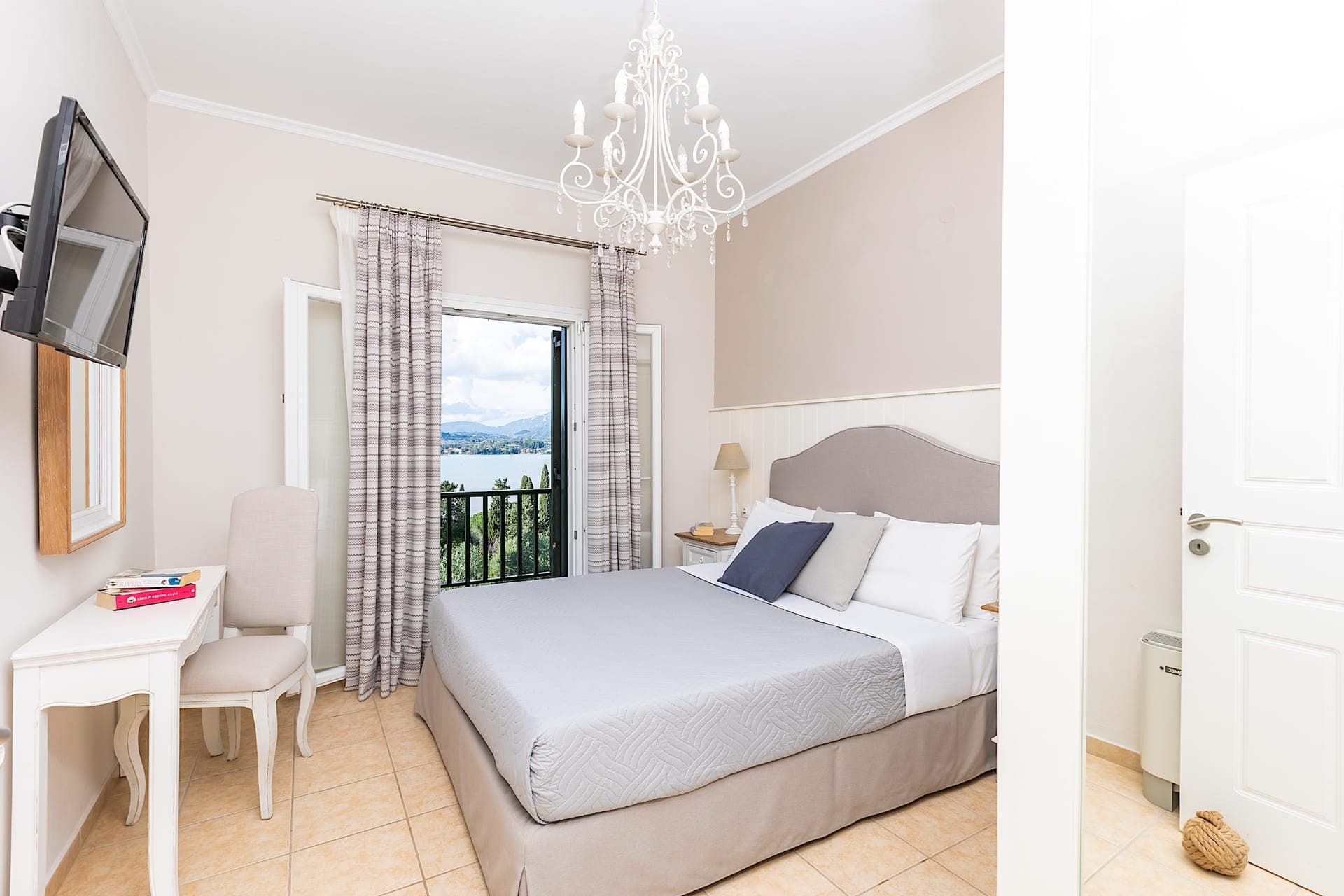 room-types-ALVIASUIT-JUSV-0.jpg