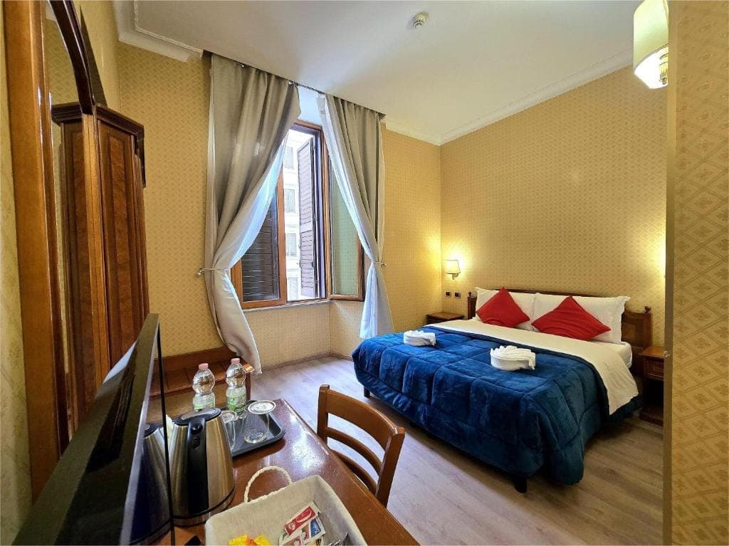 room-types-AMADEUS-DLXDBL-0.jpg