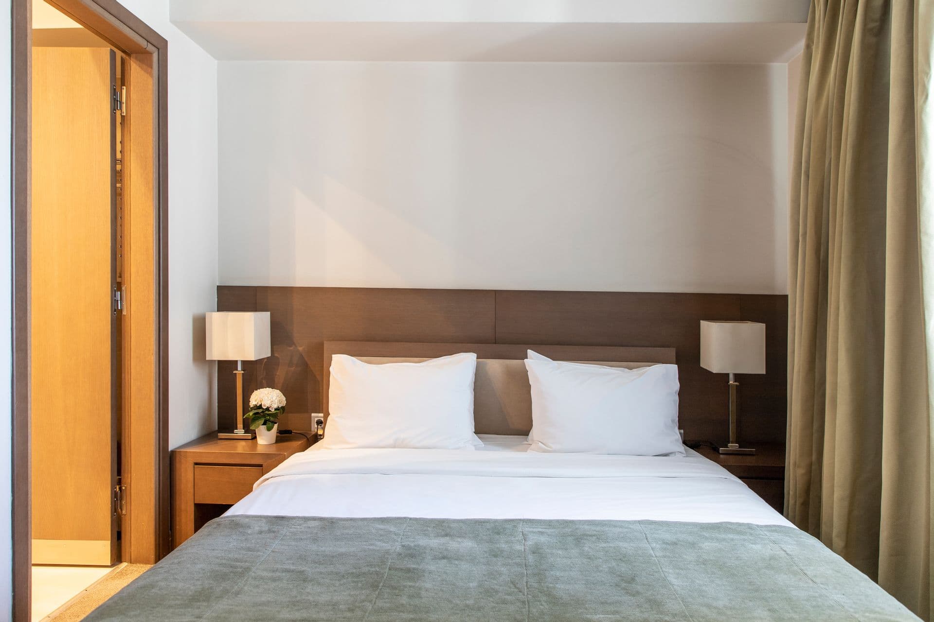 room-types-AMALIAATH-STDSQ-0.jpg
