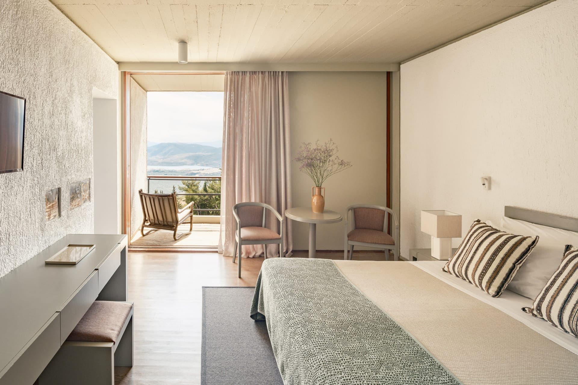 room-types-AMALIADEL-JSUI-0.jpg