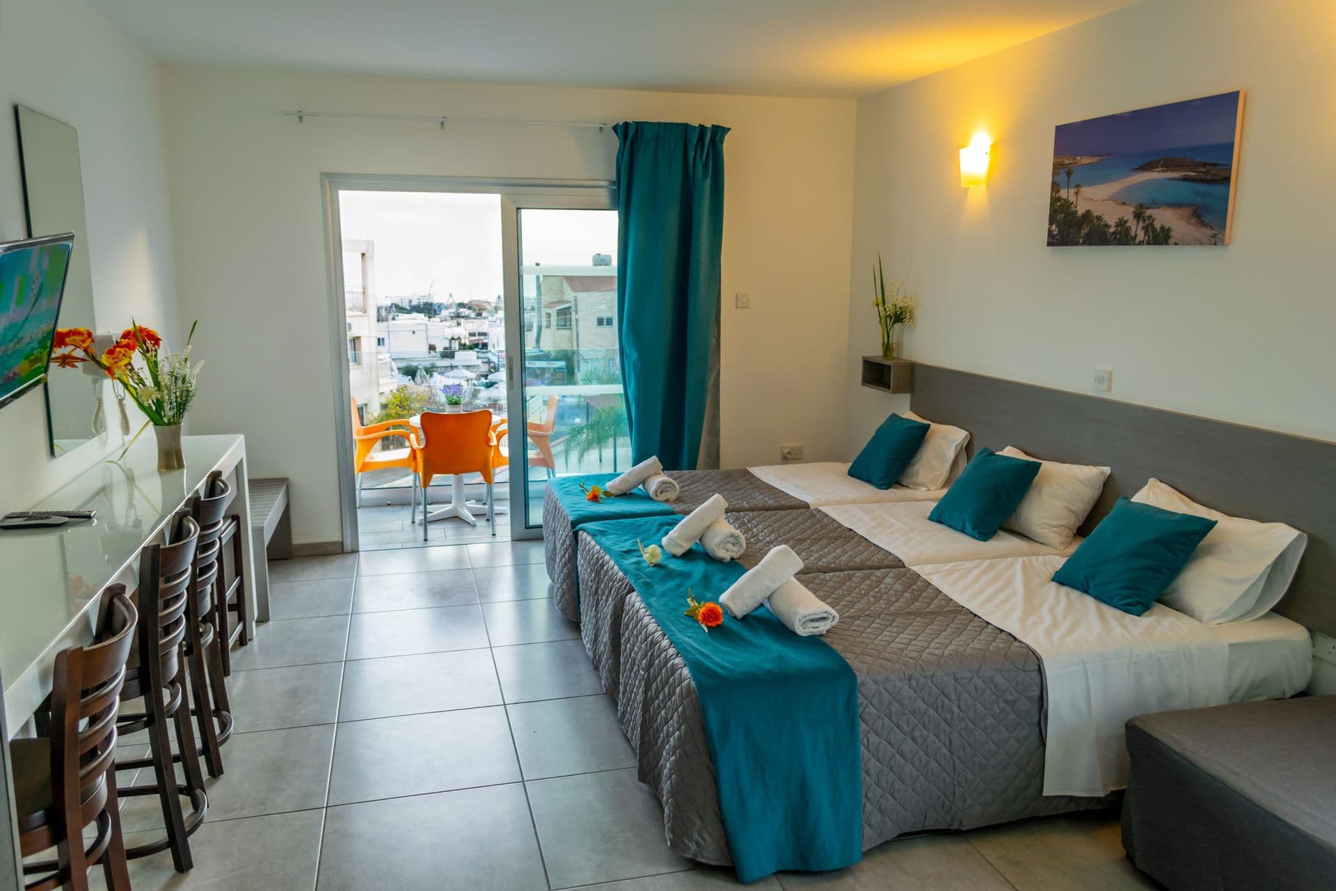 room-types-AMAOS-STRR-0.jpg