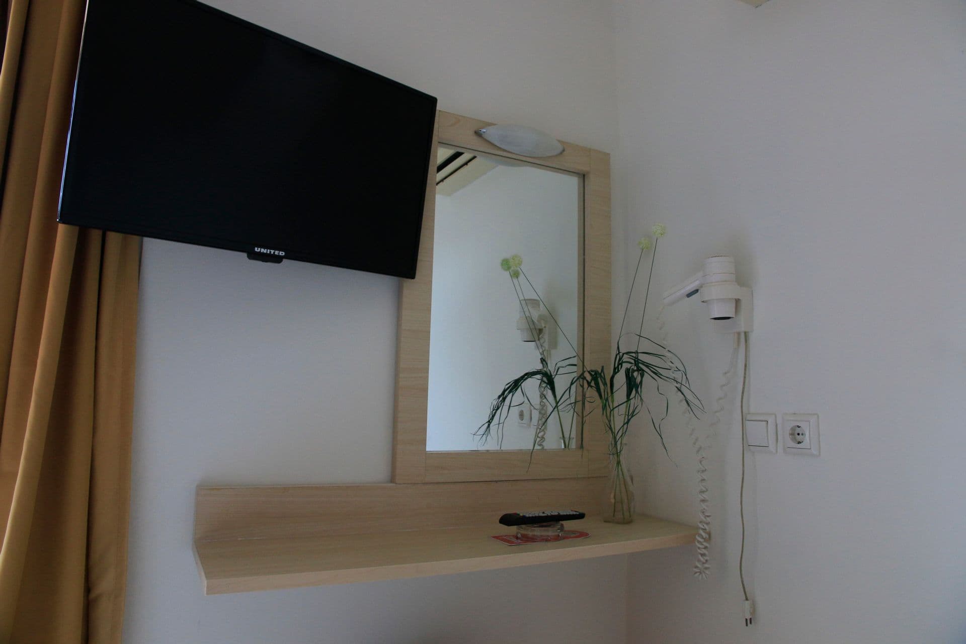room-types-AMARYLLISR-SGL-0.jpg