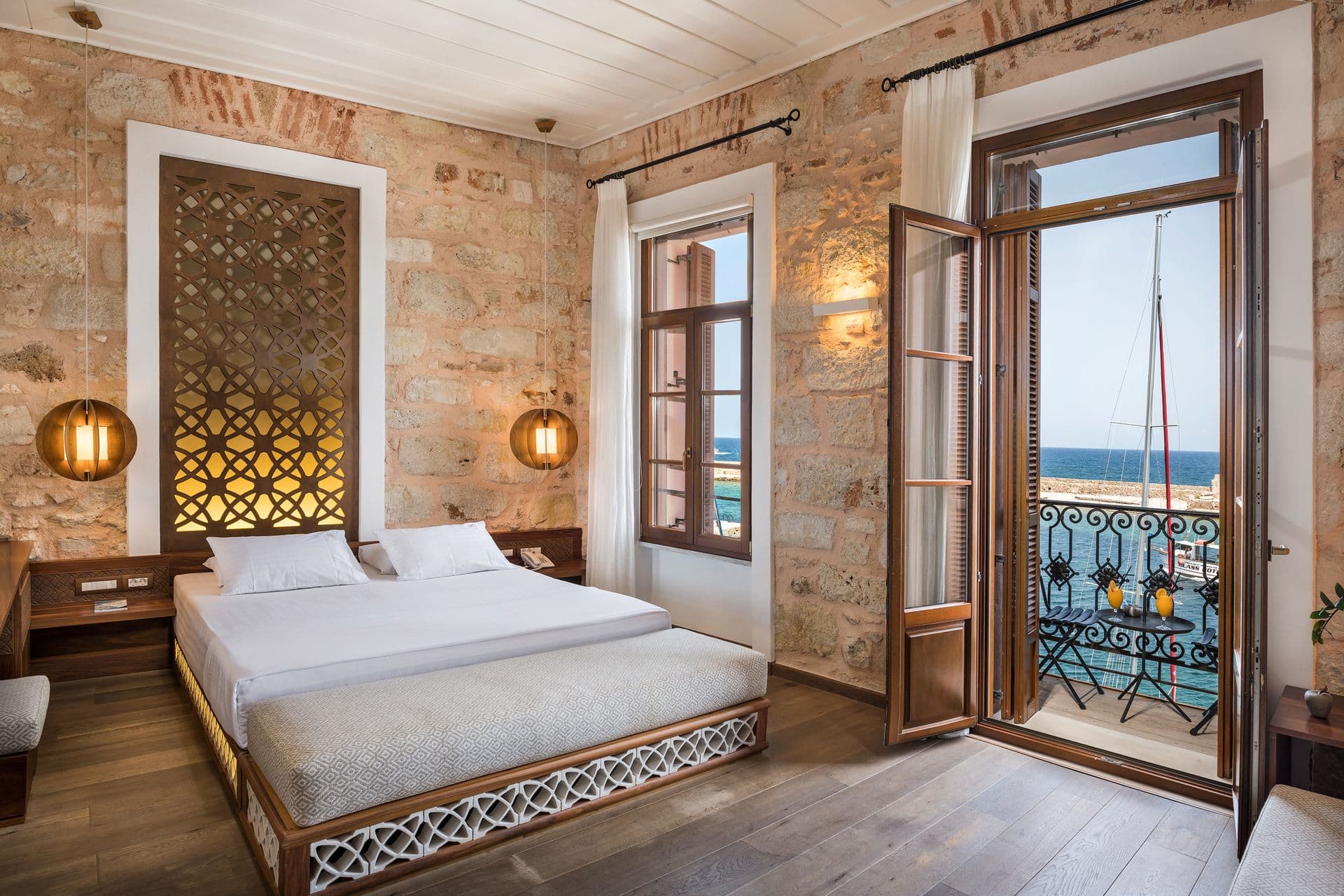 room-types-AMBRESCHQ-WOODEN-0.jpg