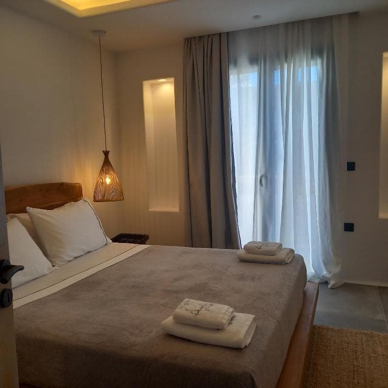 room-types-AMPELOSCAS-3BDH-0.jpg