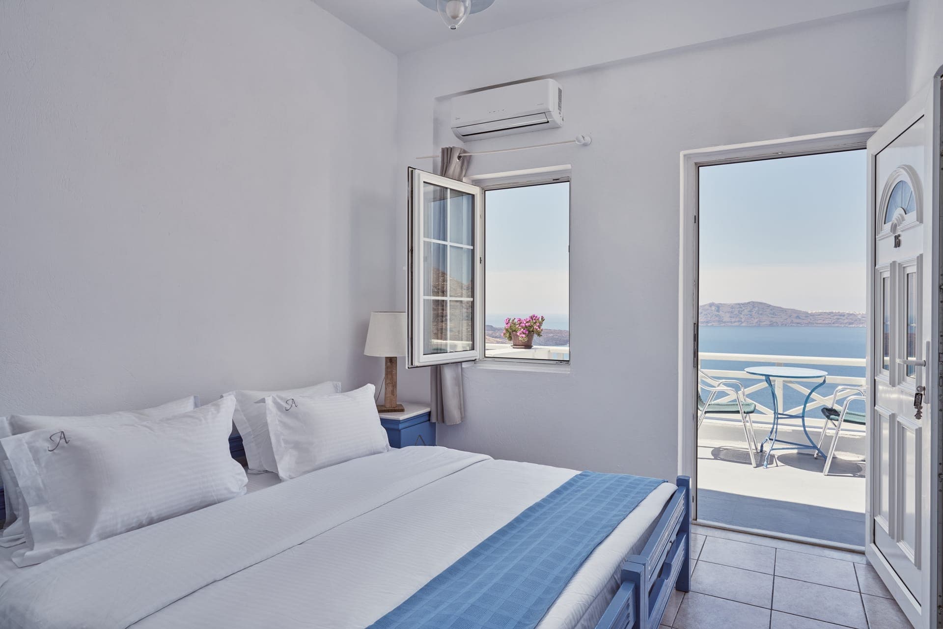 room-types-AMPHITHEAT-MELPO-0.jpg