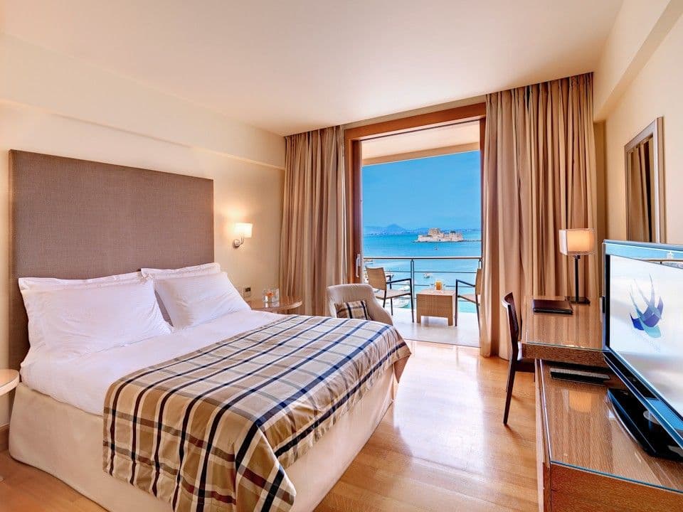 room-types-AMPHITRYON-SLRSV-0.jpg
