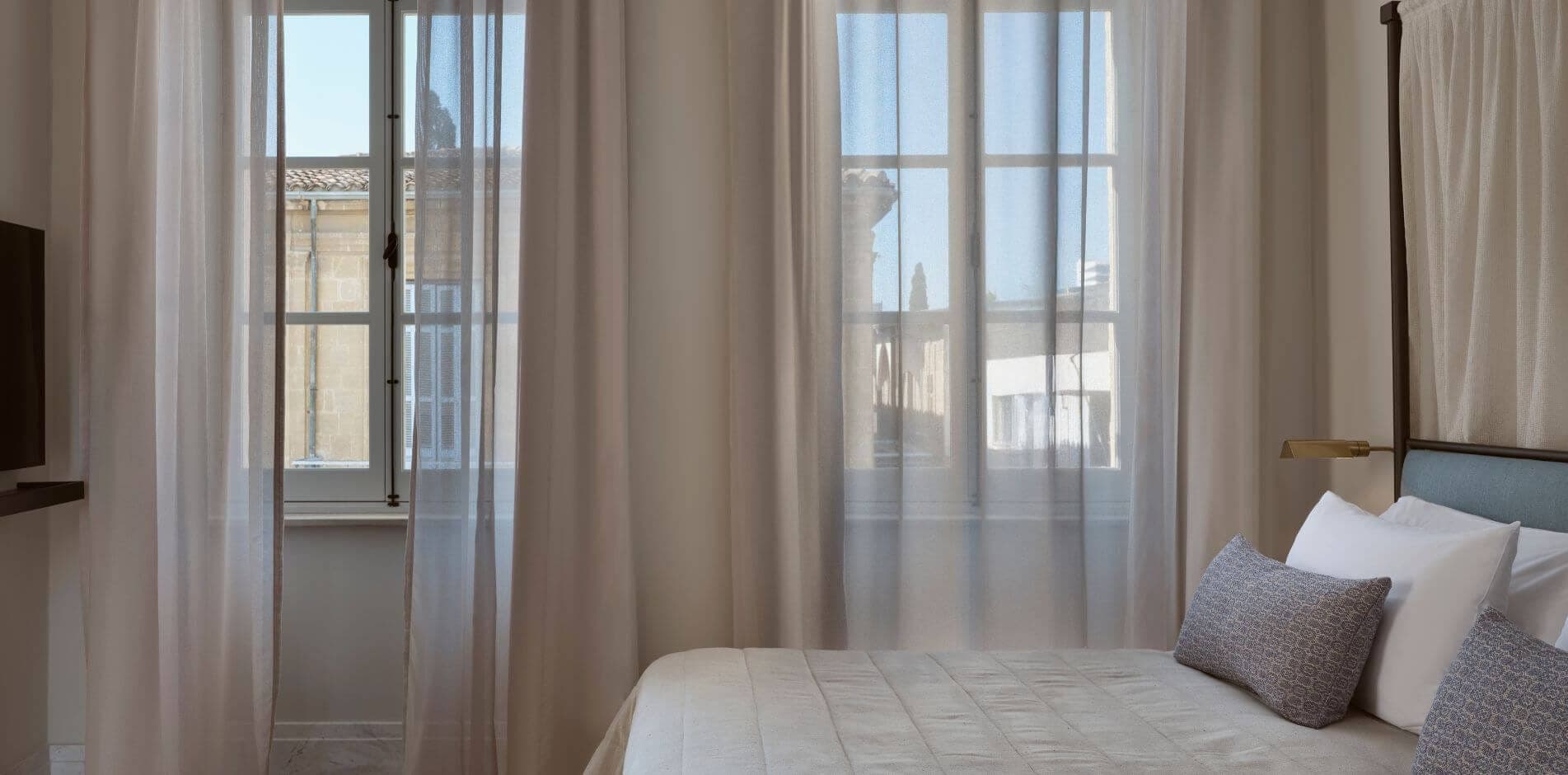 room-types-AMYTHNICOS-LUSW-0.jpg