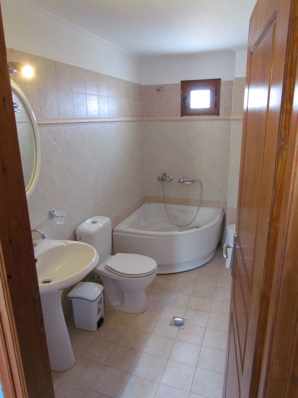 room-types-ANAMNESIS-DLXTRL-0.jpg