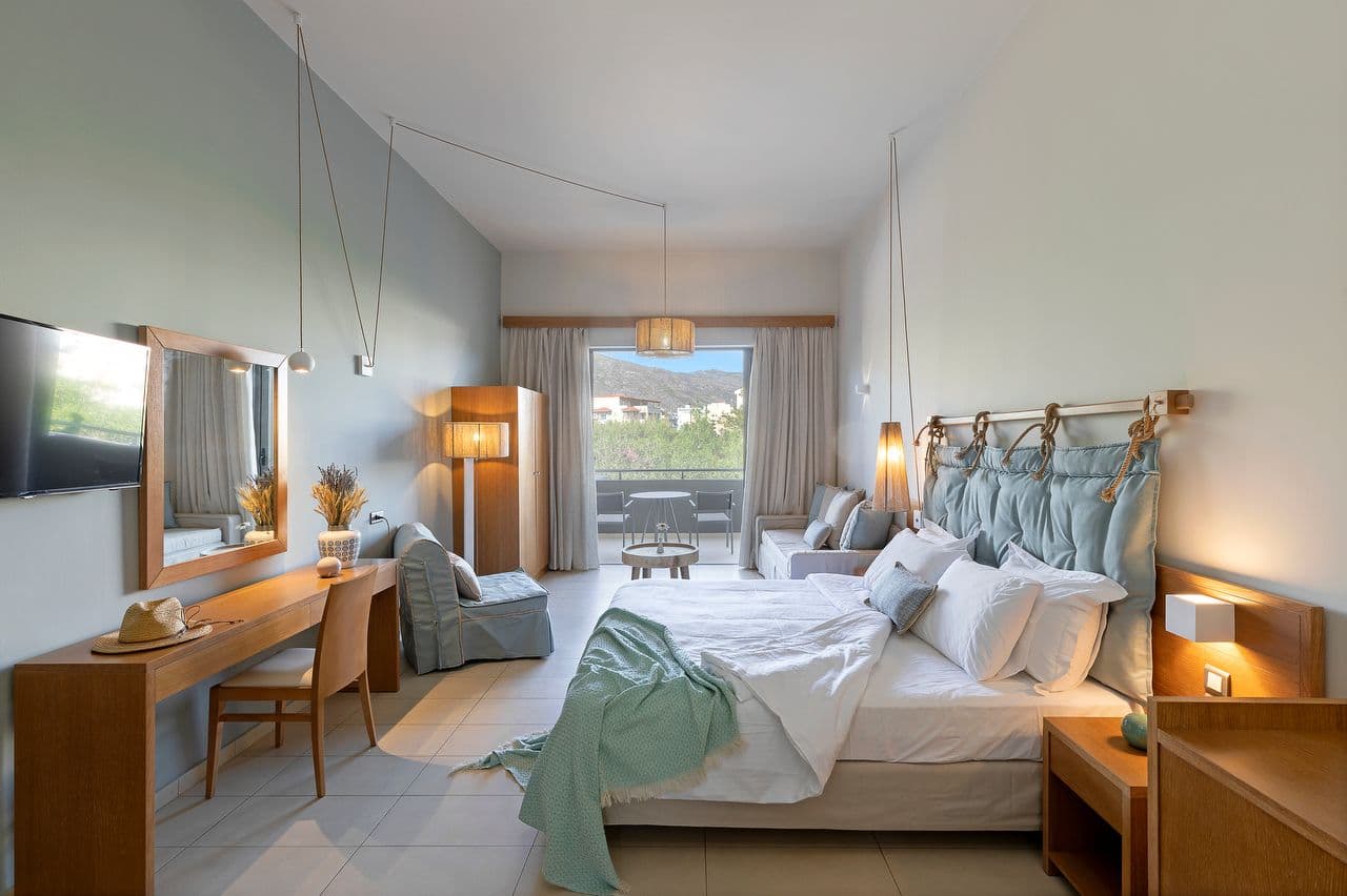 room-types-ANASTAKAR-SUPDBL-0.jpg