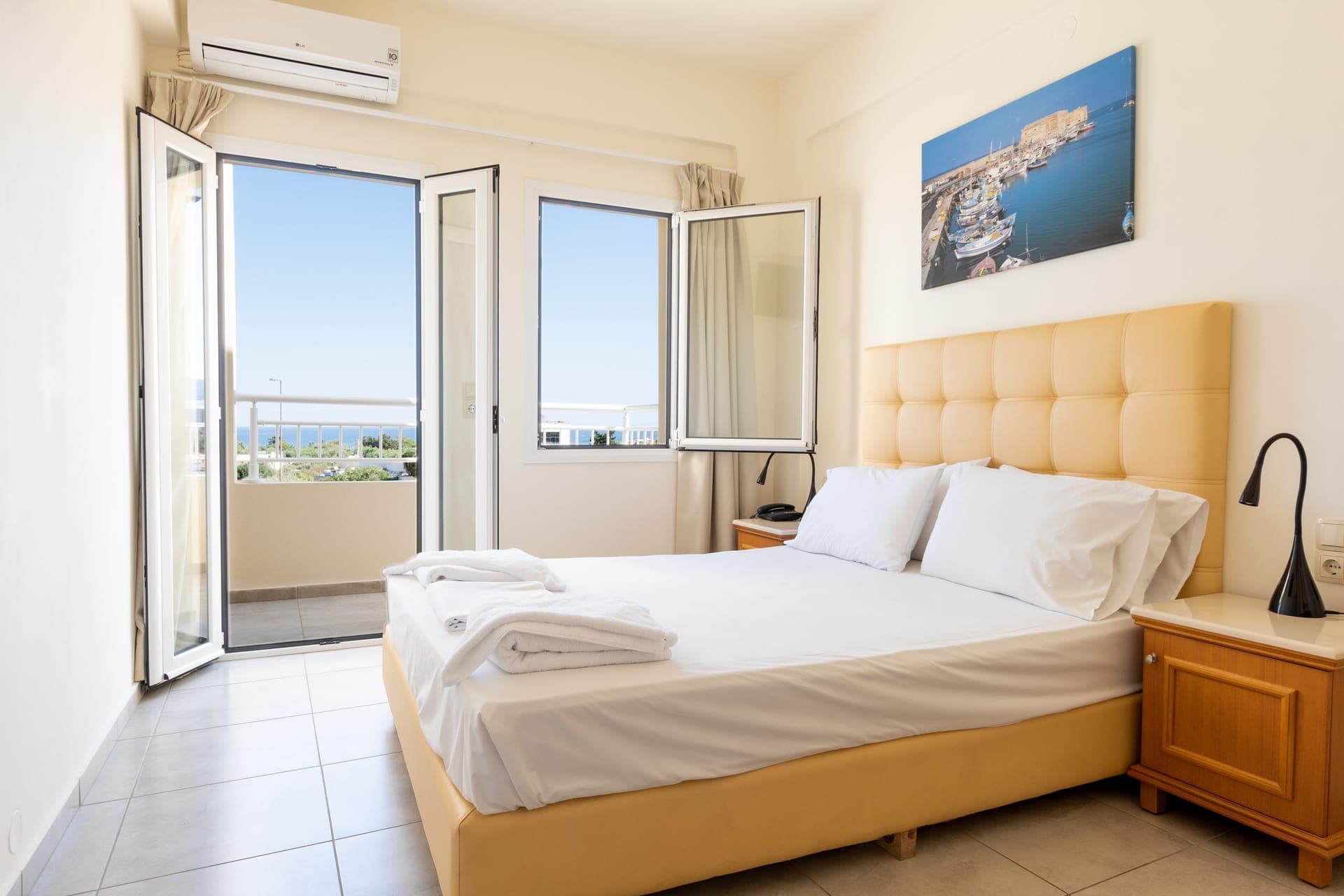 room-types-ANASTASCRE-SUITE-0.jpg