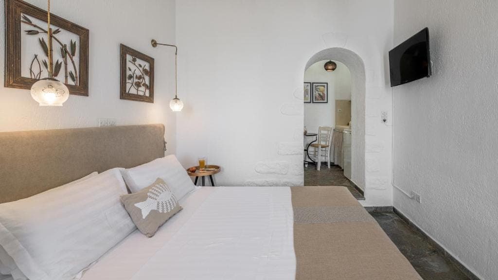 room-types-ANASTASIAS-DBL-0.jpg