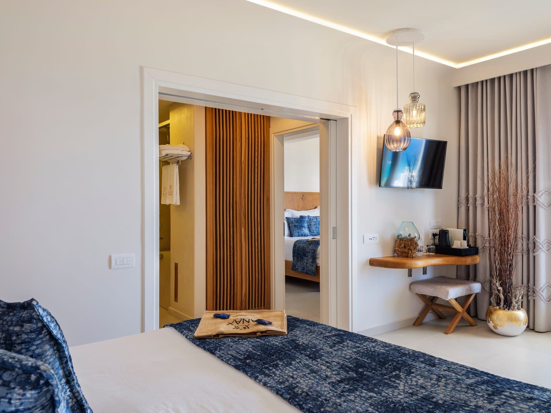 room-types-ANAXRESORT-EX2BED-0.jpg