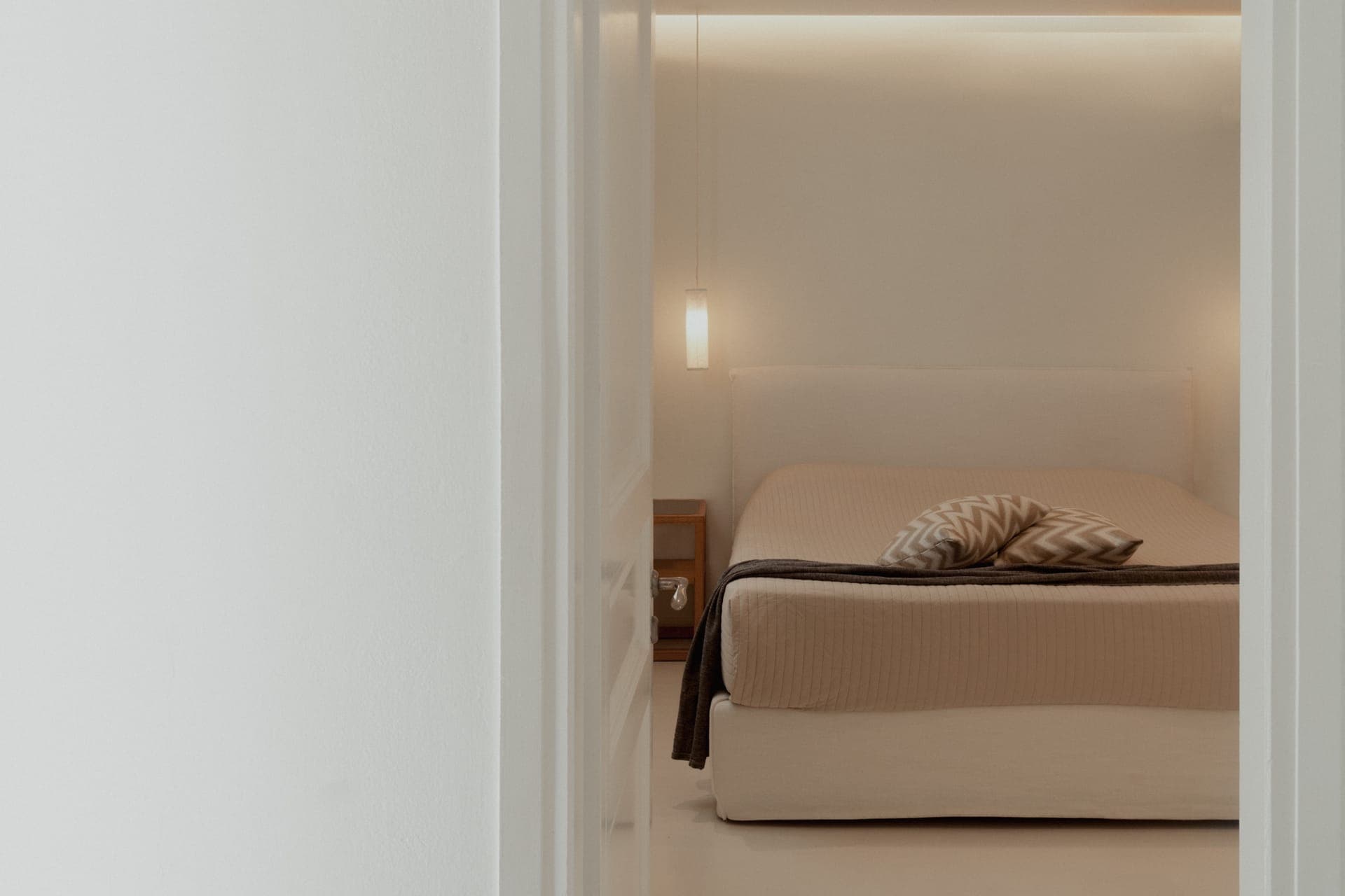 room-types-ANDRONIKOS-SUISV-0.jpg