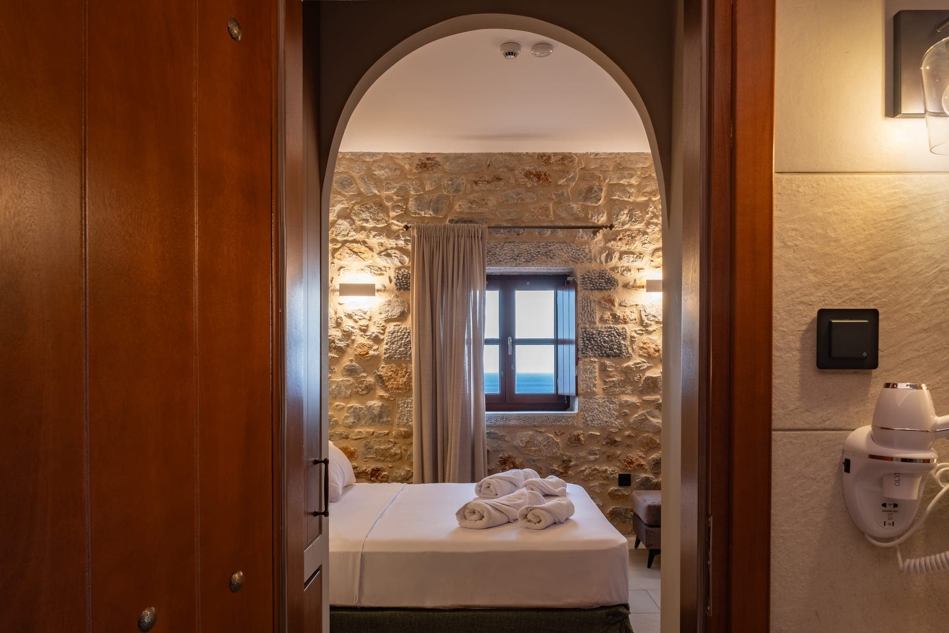 room-types-ANEMOSSTMN-DBLVER-0.jpg