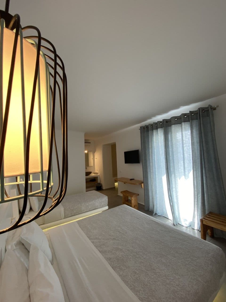 room-types-ANNAMARIAS-DLXQAD-0.jpg