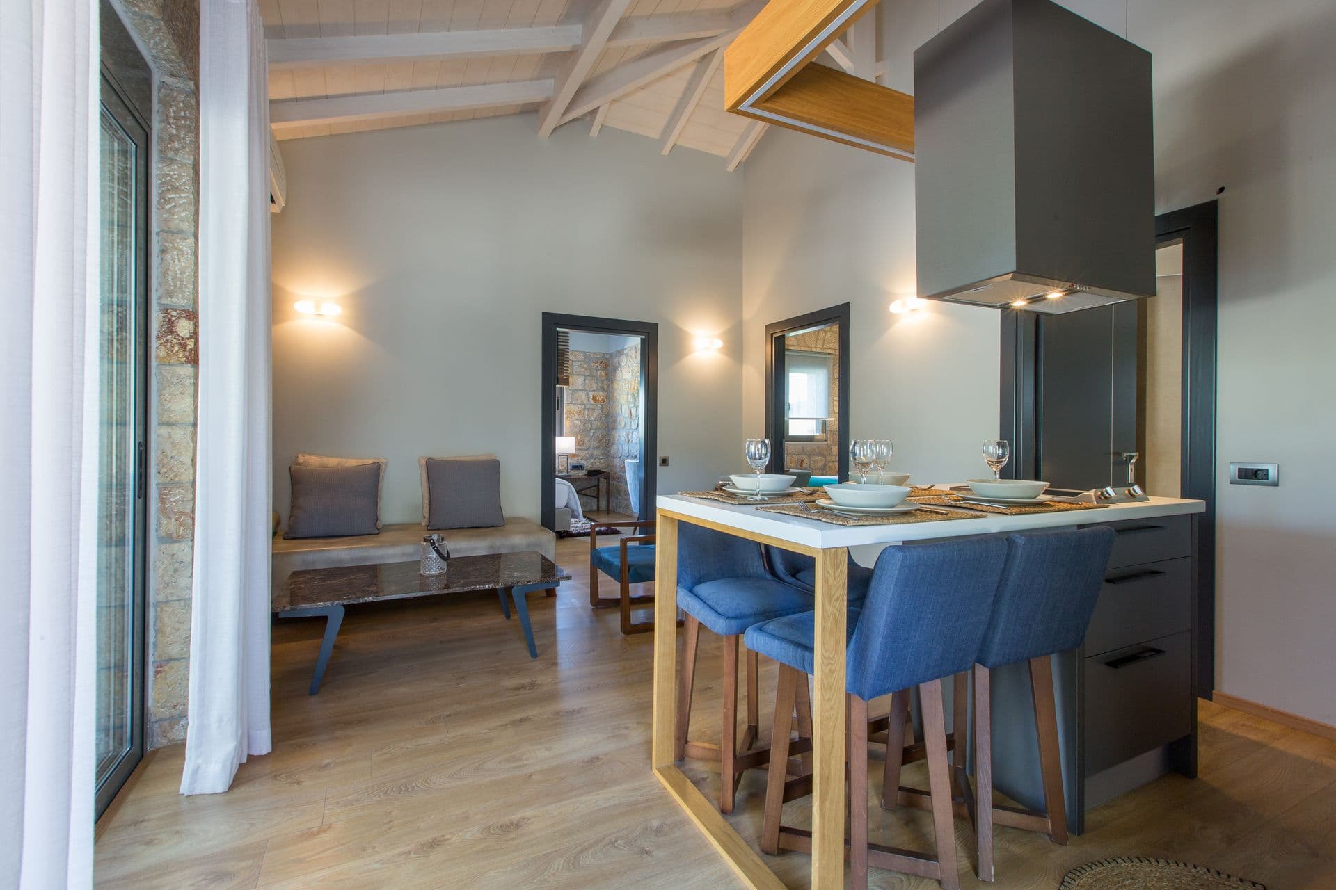 room-types-ANTHEMION-DLX-0.jpg