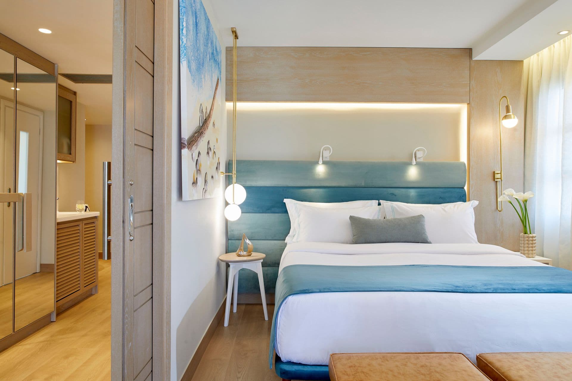 room-types-ANTHEMOUS-DELUXE-0.jpg