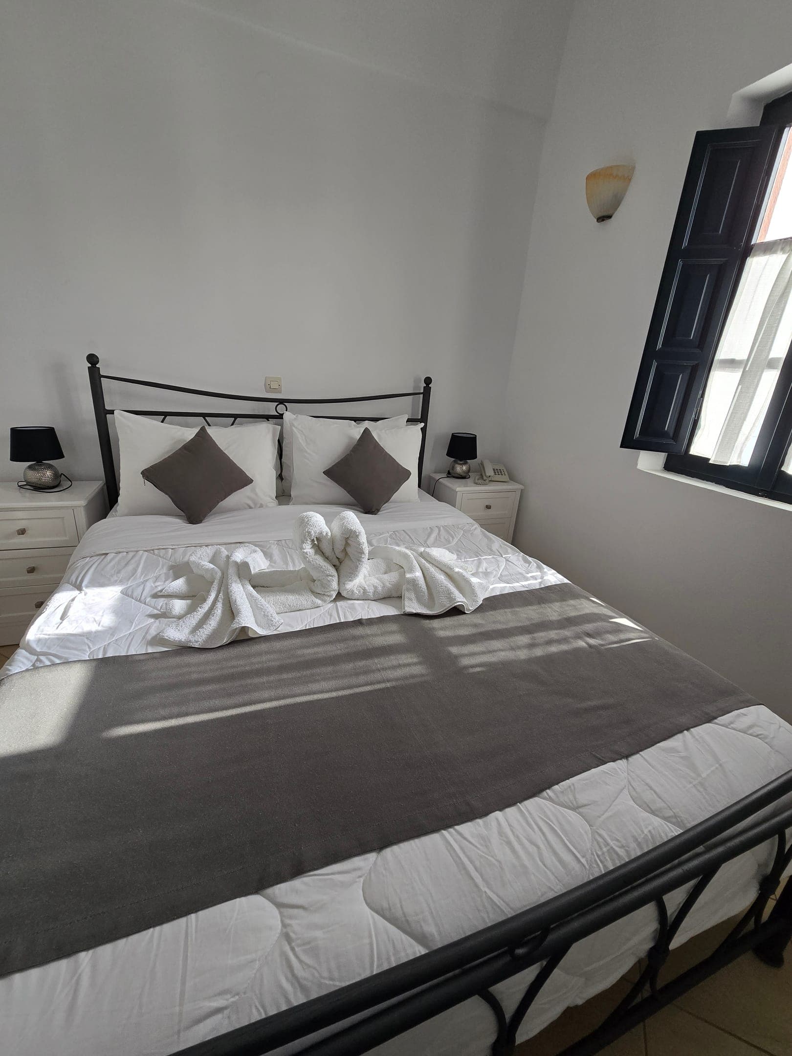 room-types-ANTHONAS-FAMAPT-0.jpg