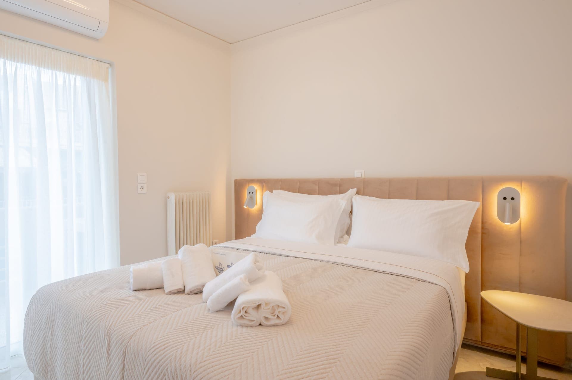 room-types-APEIRONATH-STNDRD-0.jpg