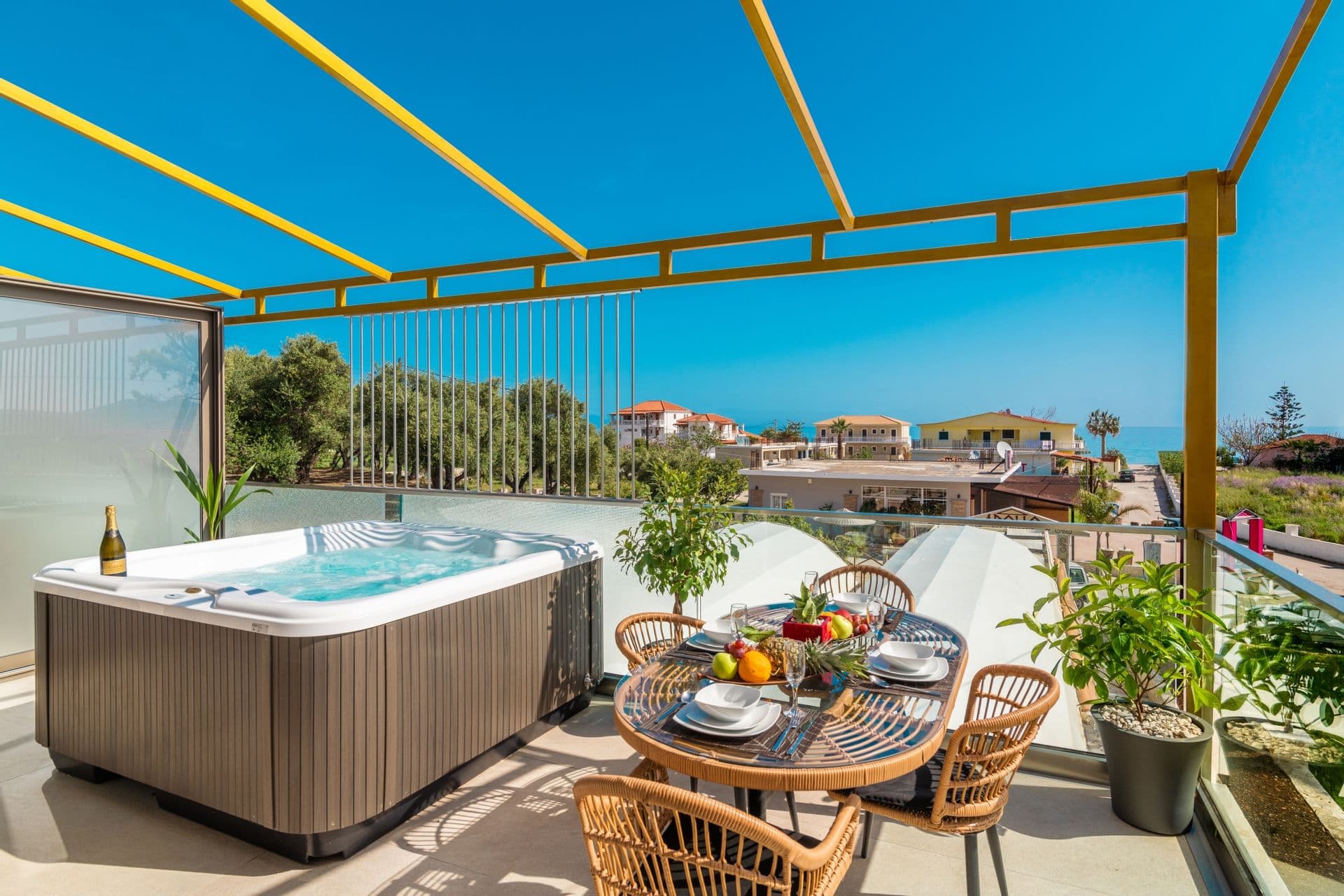 room-types-APHRODAPTS-SUITE-0.jpg