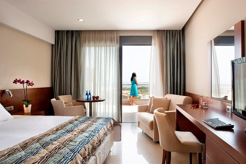 room-types-APOLKEF-DLX-0.jpg