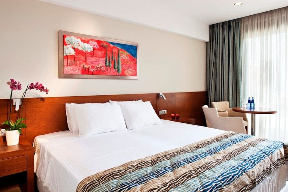room-types-APOLKEF-DLXFAM-0.jpg