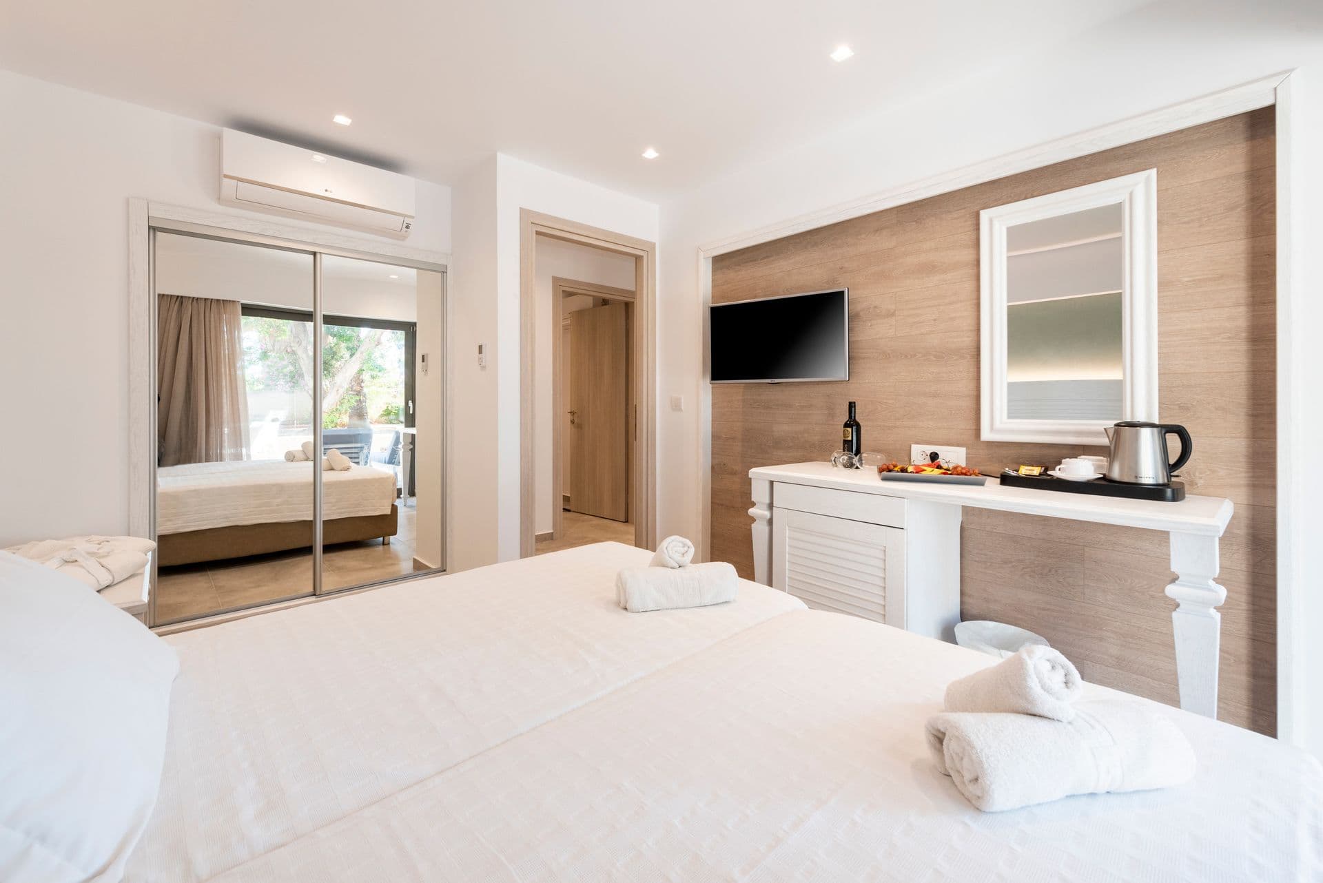 room-types-APOLLON-SUITE-0.jpg