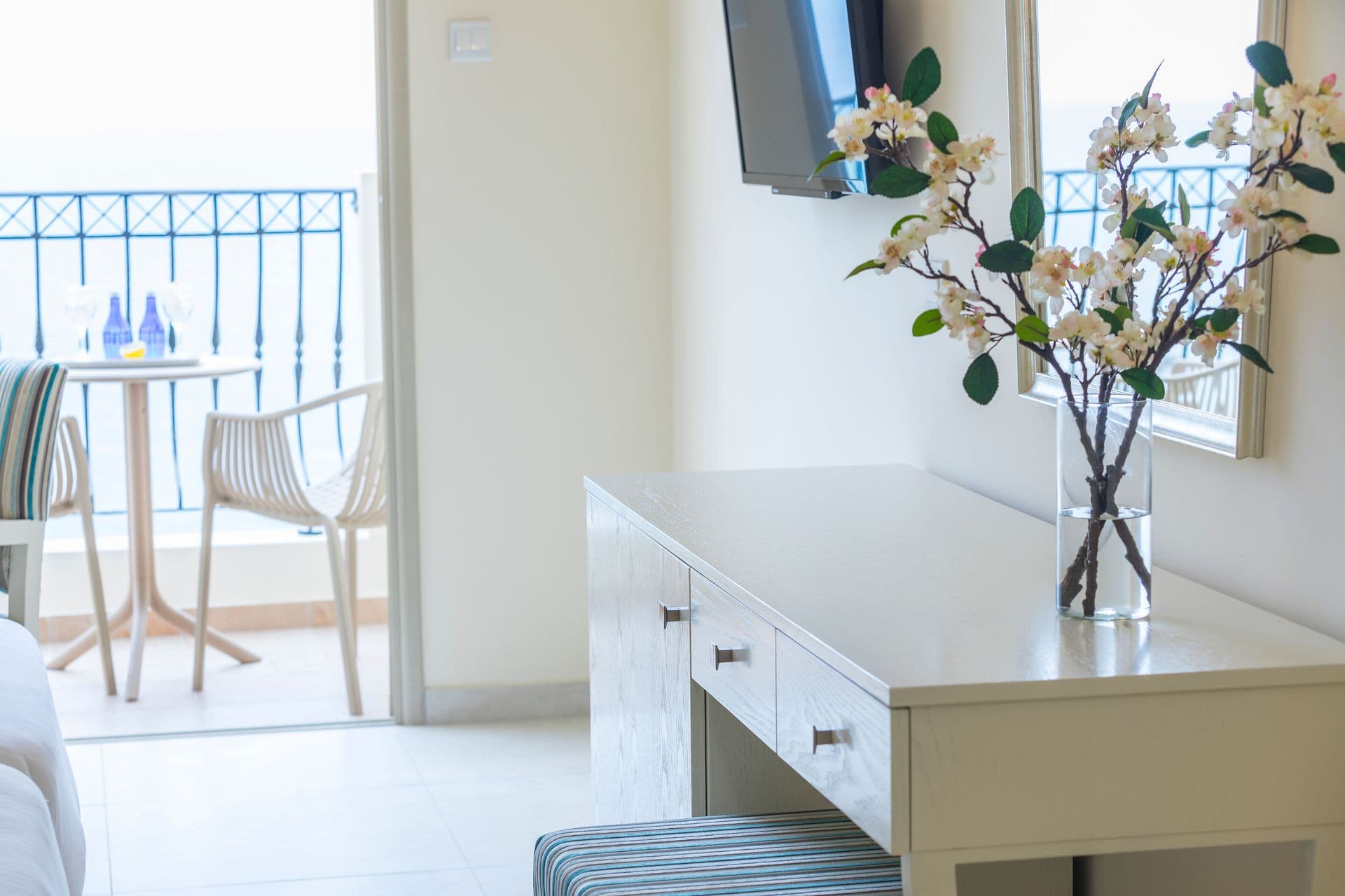 room-types-AQUAMARE-SUPSV-0.jpg