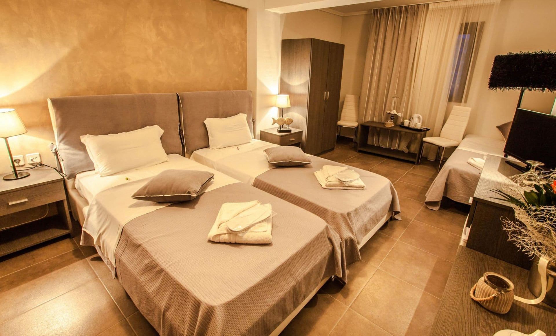 room-types-AQUAMARESS-TRPLSS-0.jpg