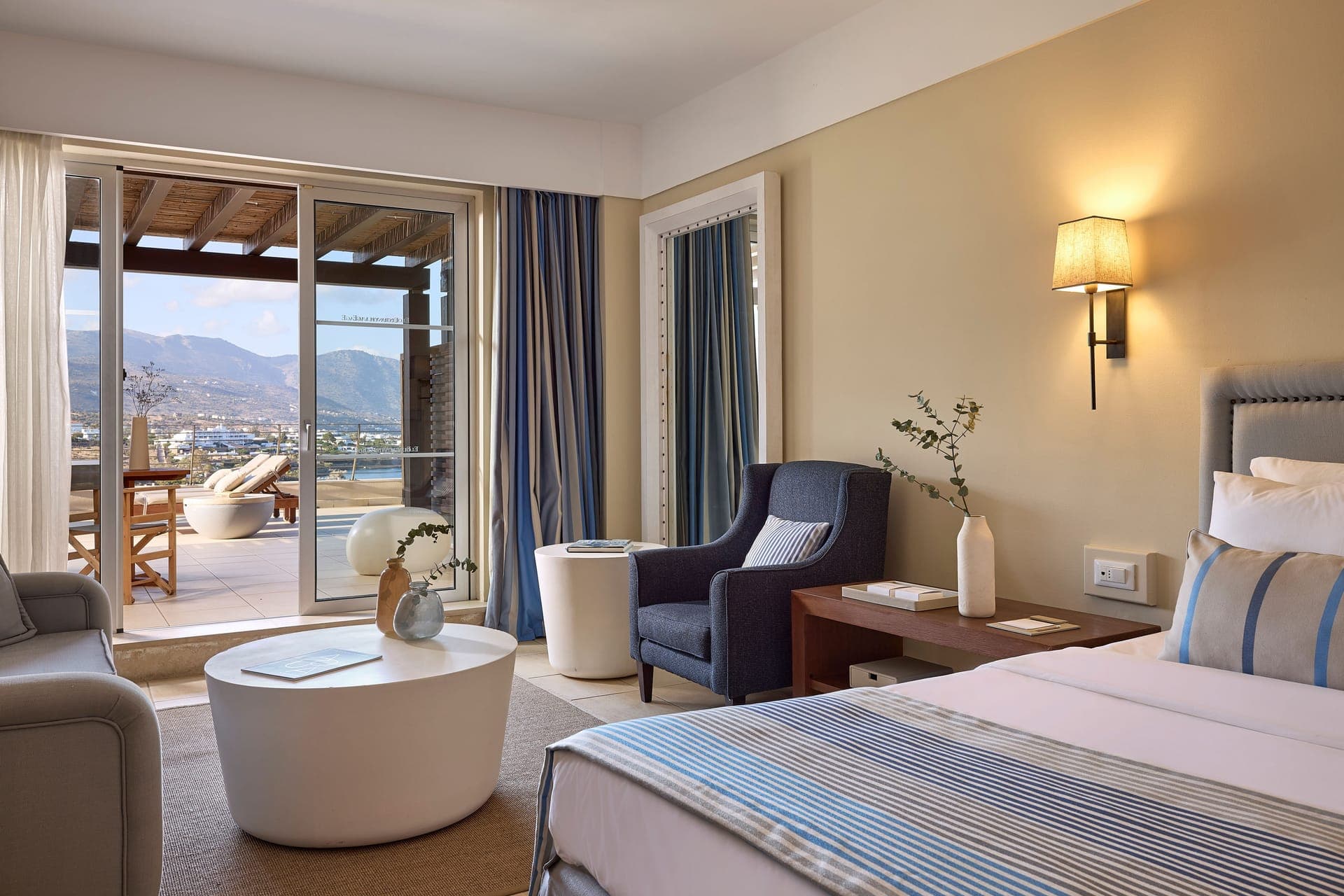 room-types-AQUILAELOU-EJSSV-0.jpg