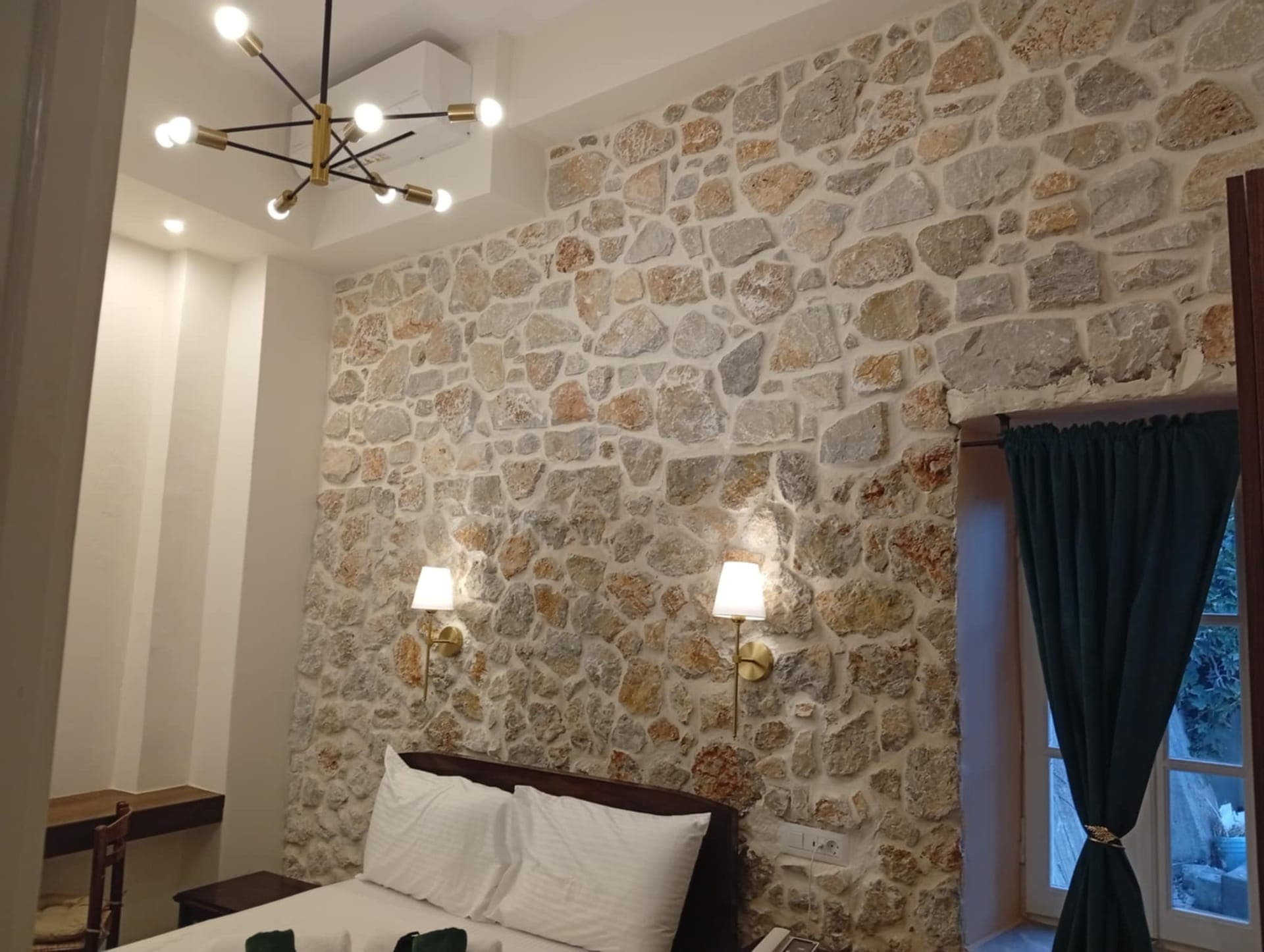room-types-ARCHONTKAL-DWC15-0.jpg