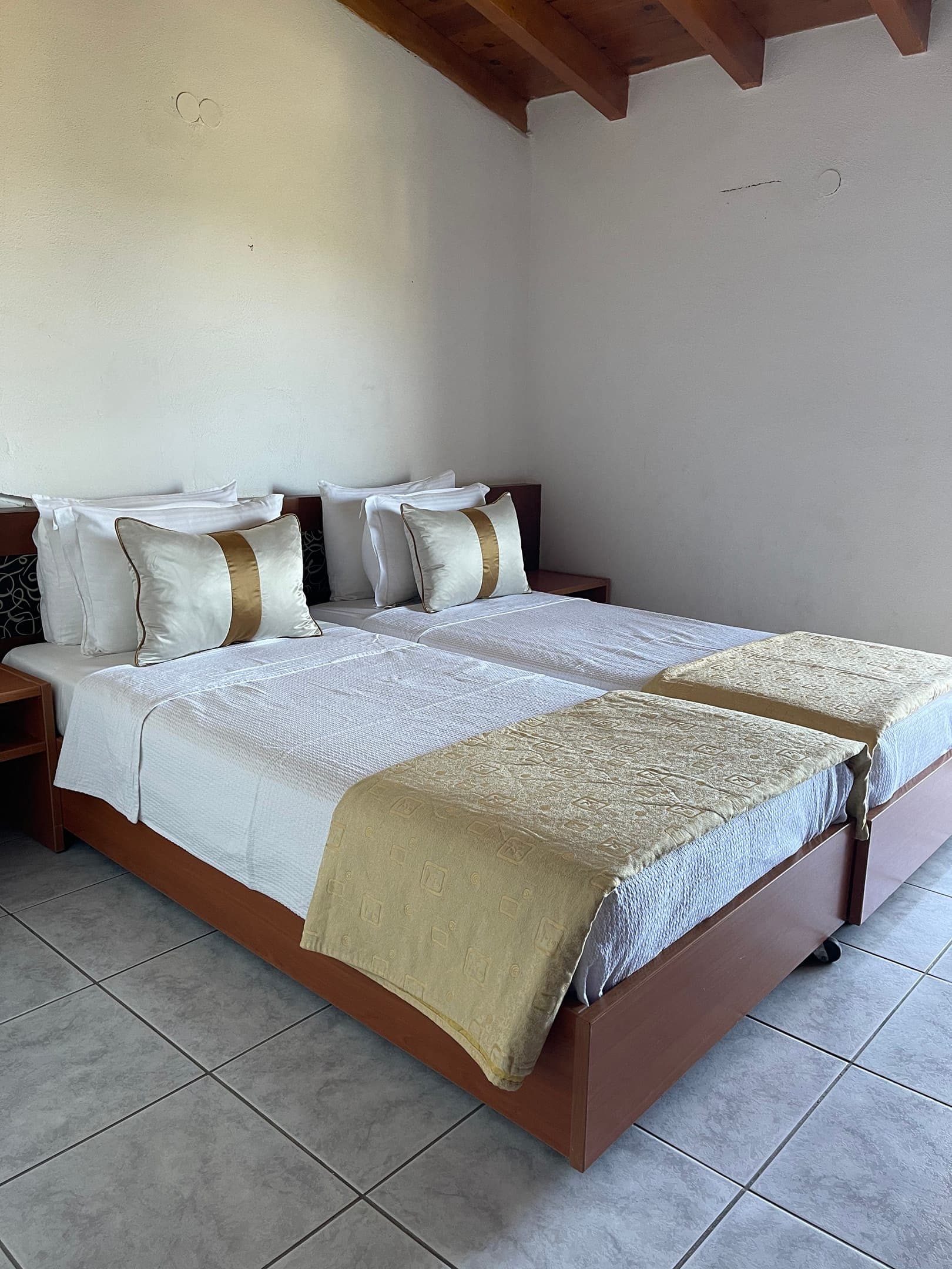room-types-ARCOHTL-LGVR-0.jpg