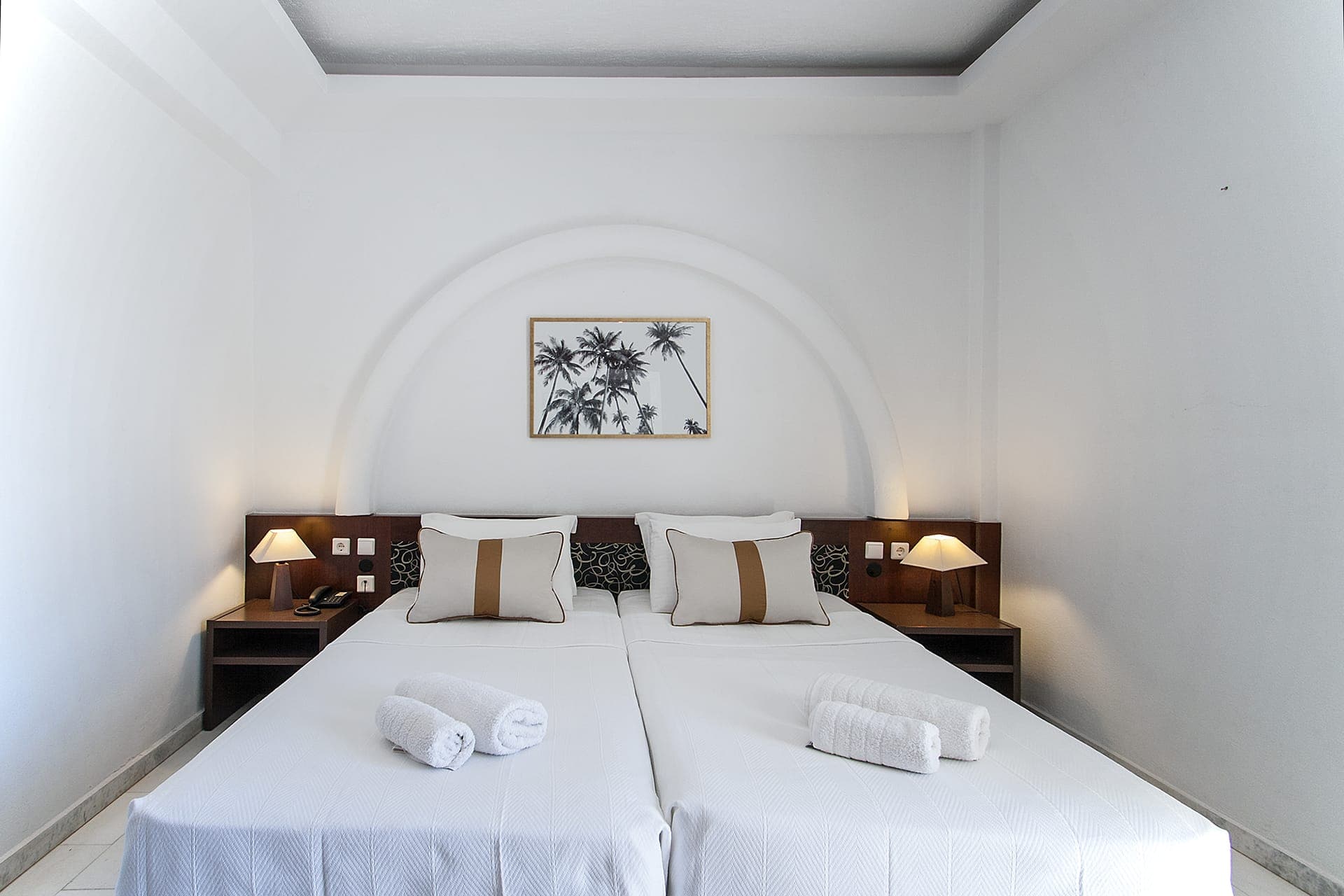 room-types-ARCOHTL-SRSV-0.jpg