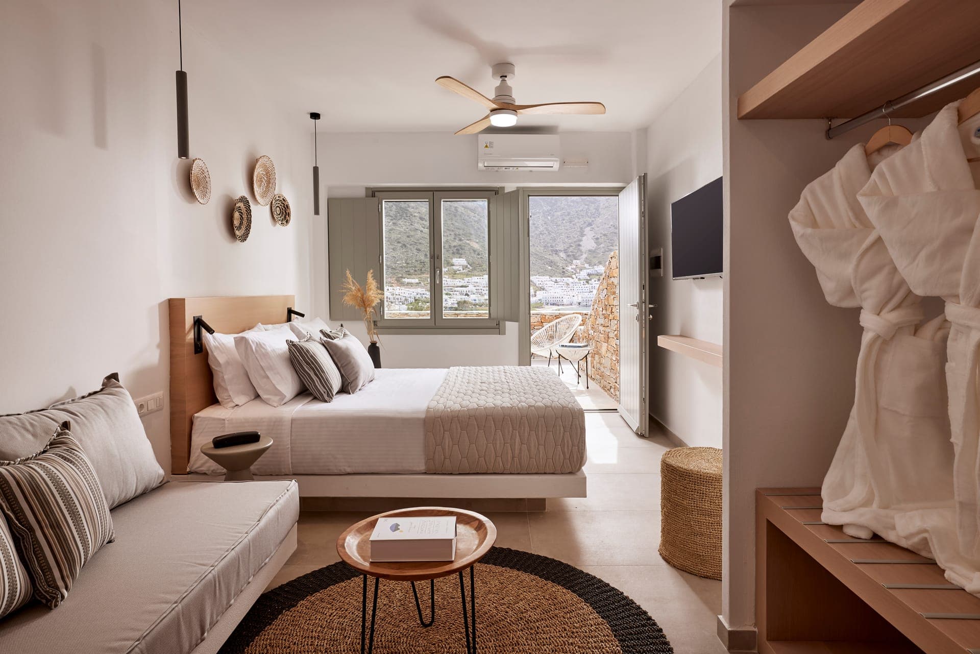 room-types-ARCOS-DLXSSV-0.jpg