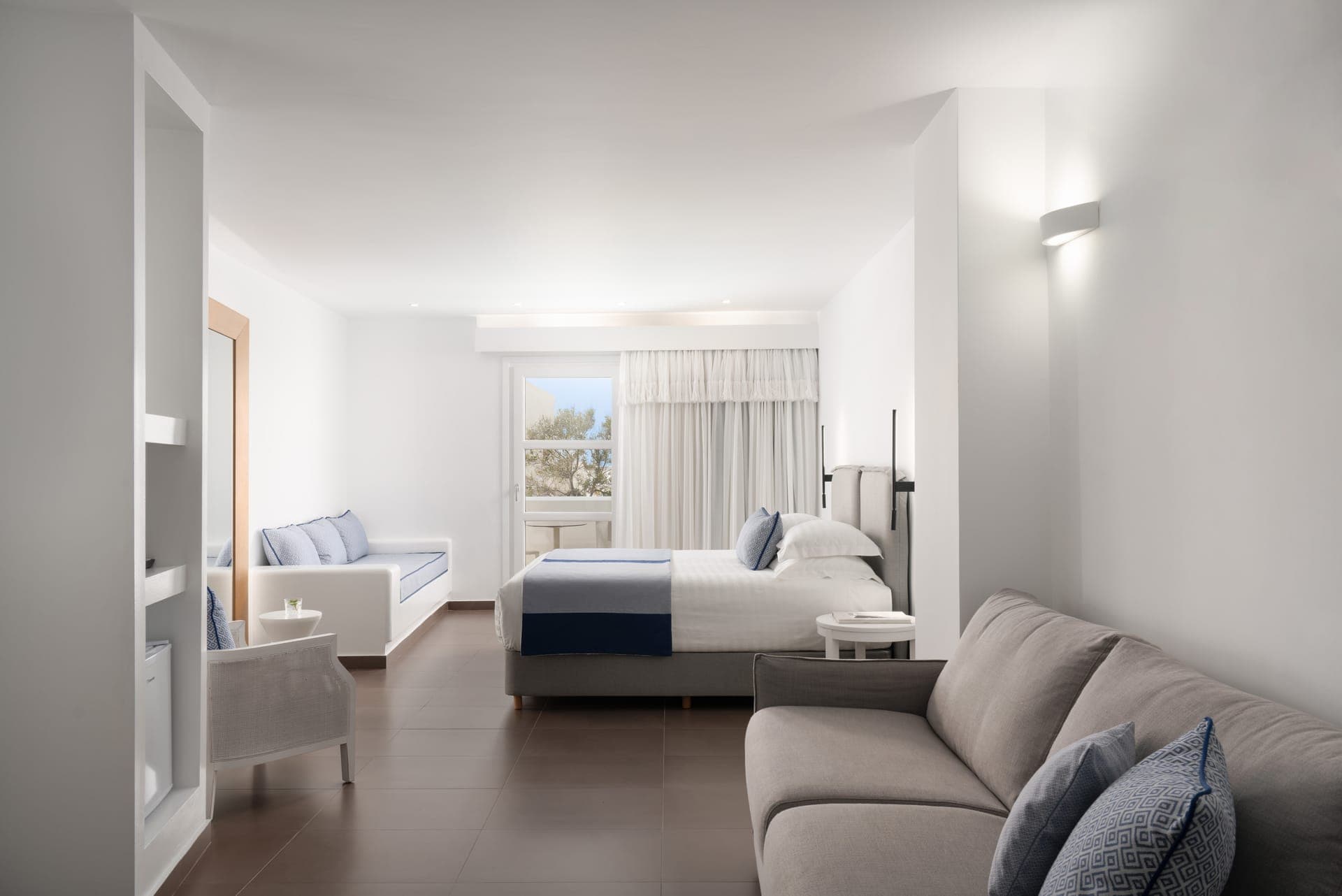 room-types-ARESSANA-FAM-0.jpg