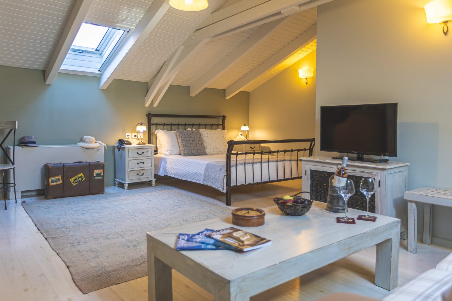room-types-ARETKATAKL-FAMATT-0.jpg