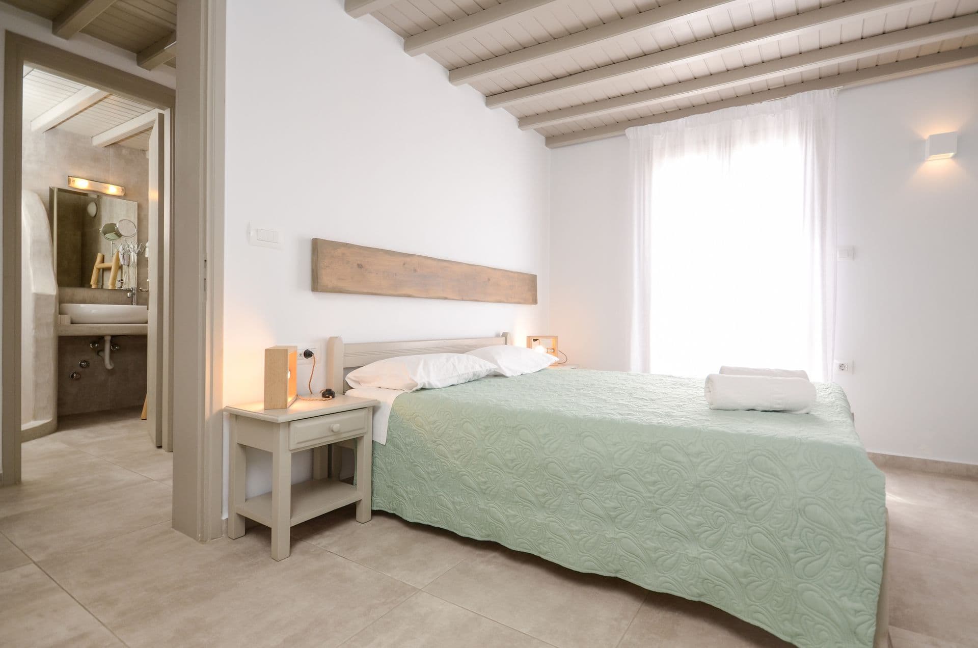 room-types-ARGONAXOS-KINGSV-0.jpg
